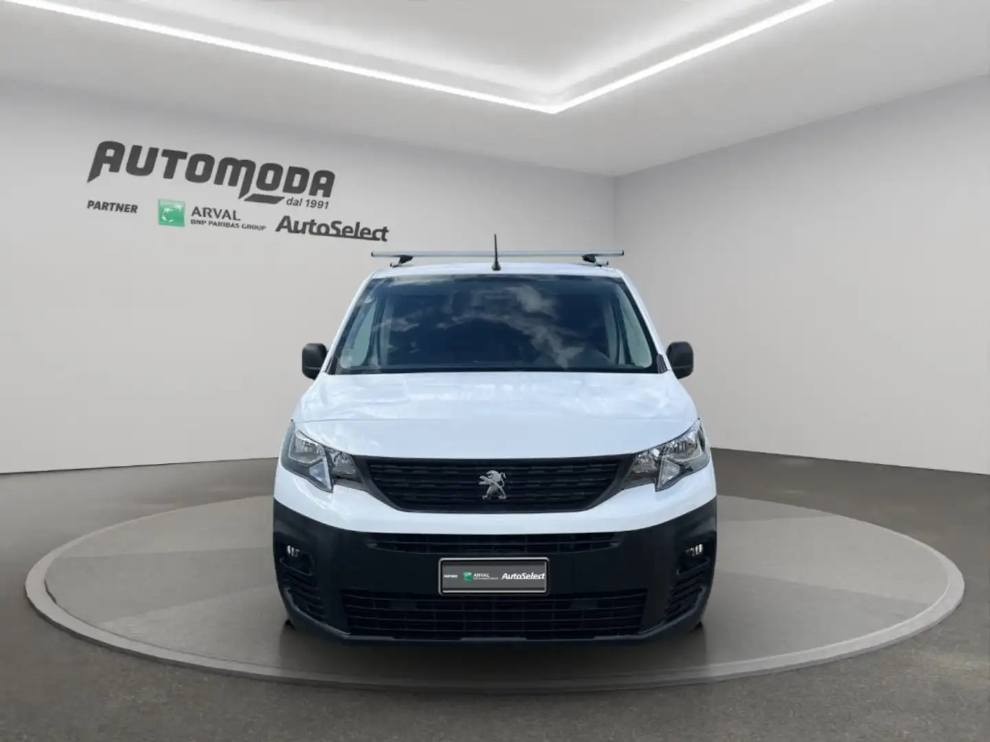 Peugeot Partner 1.5HDi 100CV Premium ALLESTITO Weiß - 2