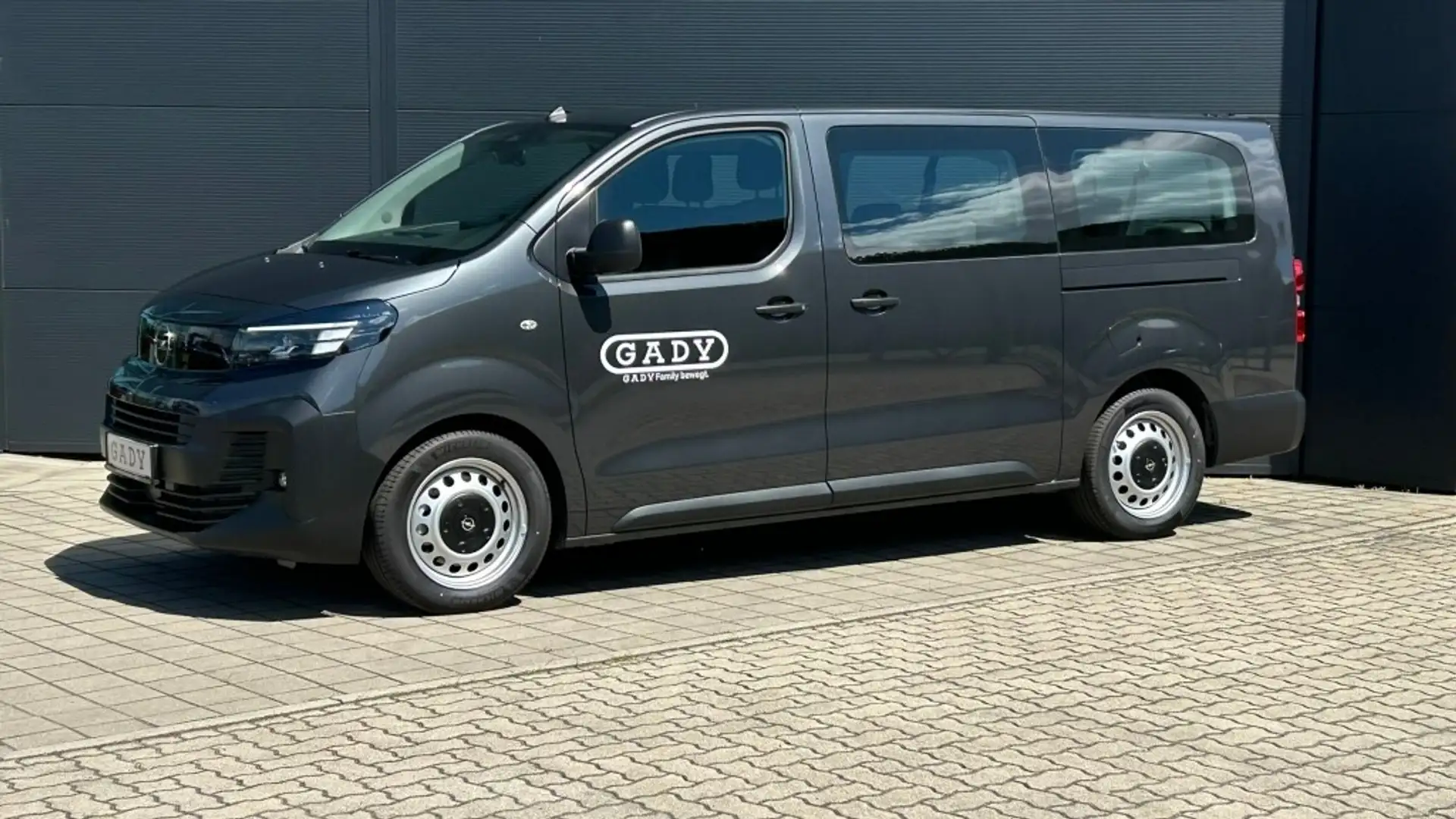 Opel Vivaro Kombi 2,2 Diesel XL Aut. Grau - 2