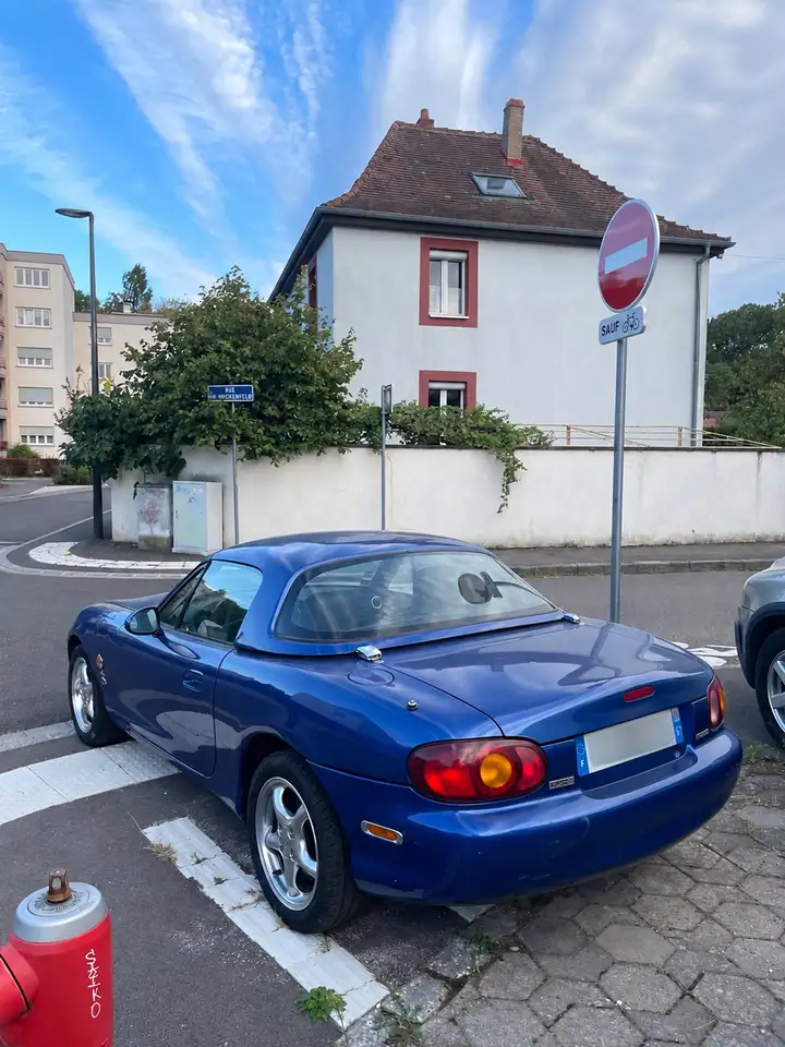 Mazda MX-5 1.9i 16V, foto 4