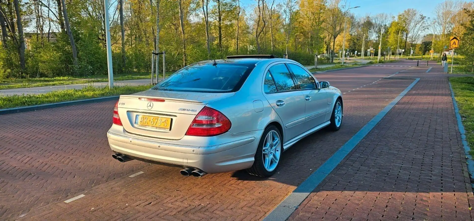 Mercedes-Benz E 55 AMG Zilver - 2