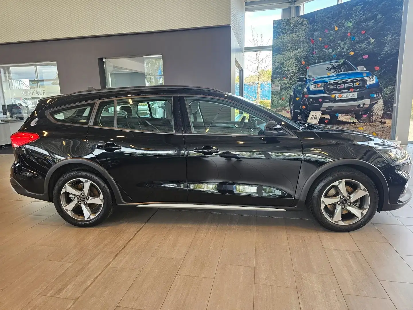 Ford Focus Turnier Active Navi LED Schwarz - 1