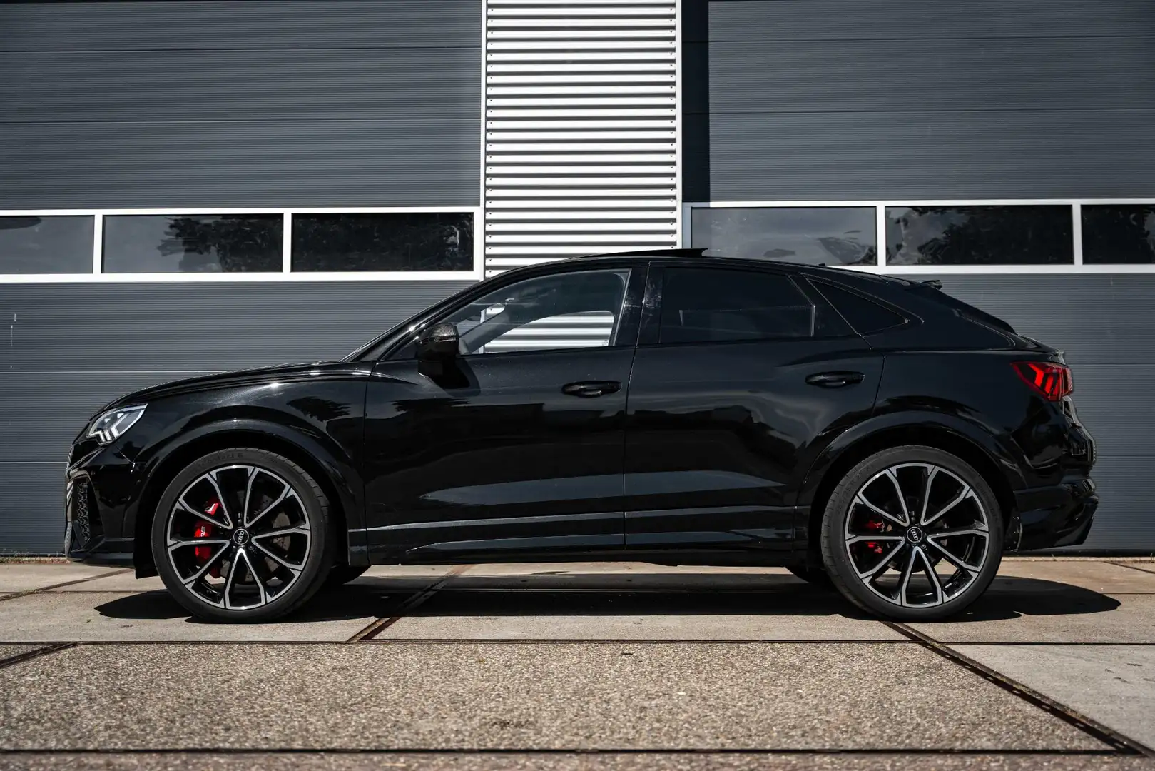 Audi RS Q3 Sportback TFSI RS |Pano |360° |SONOS |Carbon |Sfee Zwart - 2