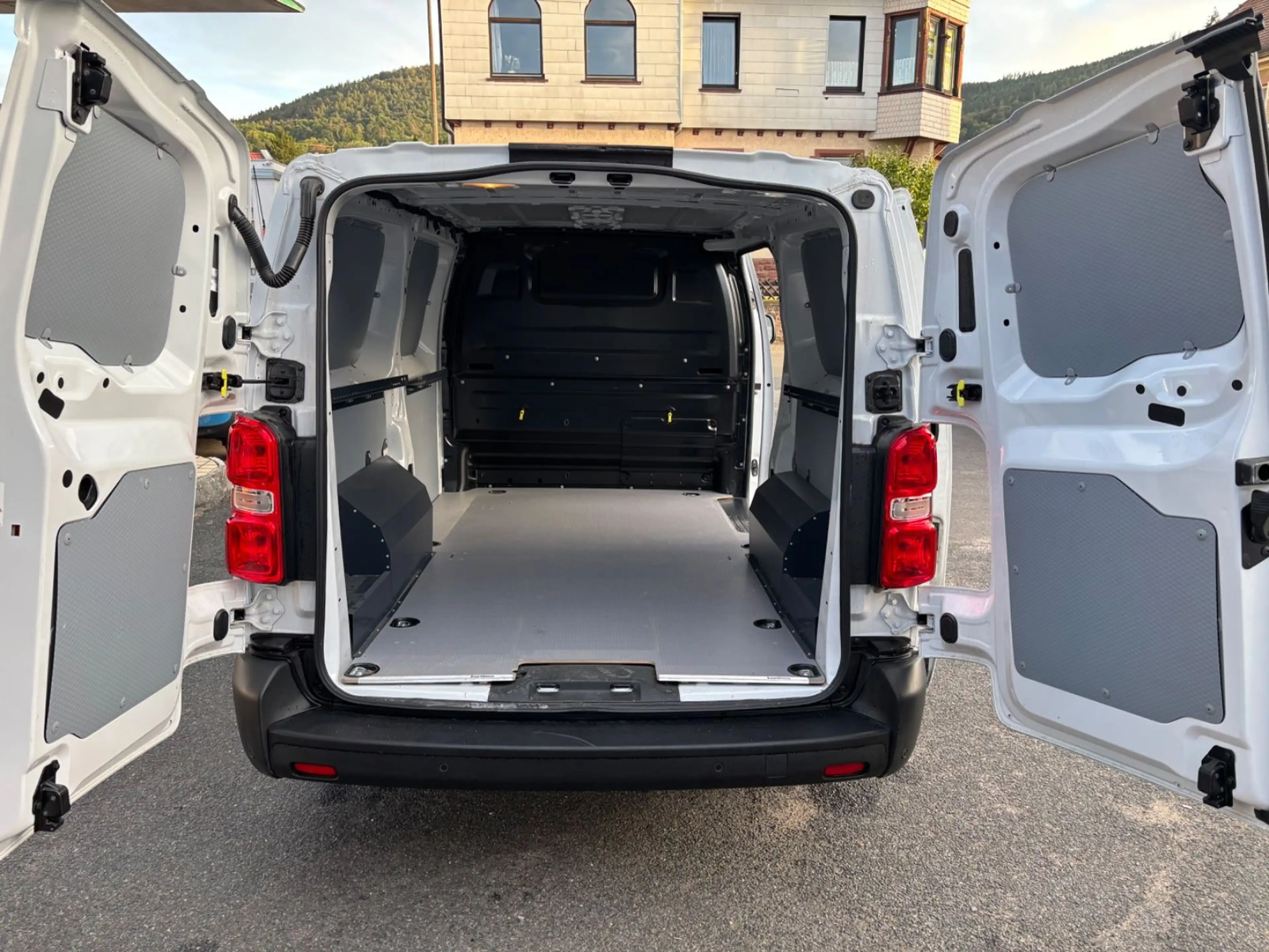 Fiat Scudo L3 2,0,Automatik+Navi+Kamera+PDC+Holzboden — photo 11