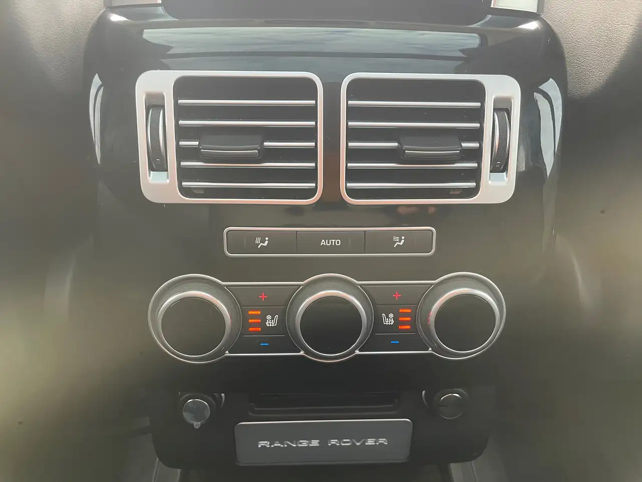 Land Rover Range Rover снимка Land Rover Range Rover