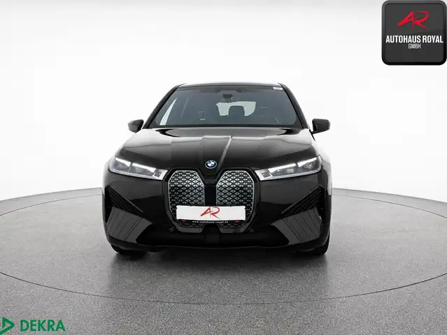 BMW Ix view 8