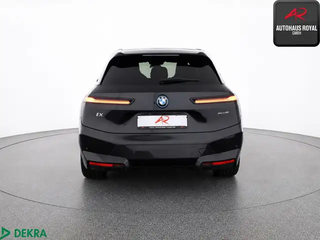 BMW Ix view 4