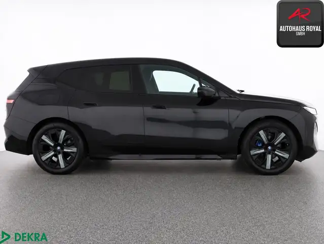BMW Ix view 6