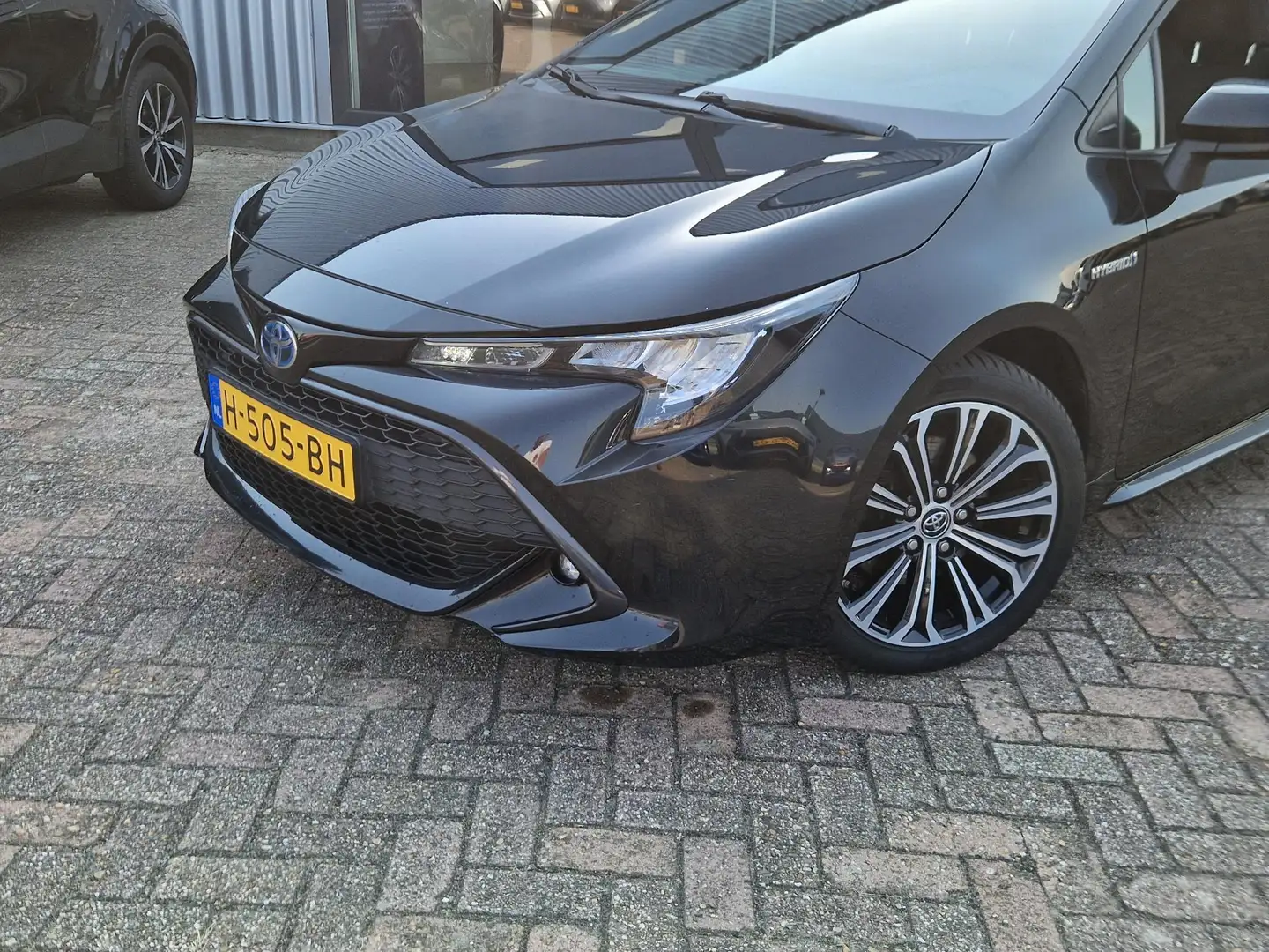 Toyota Corolla Touring Sports 2.0 Hybrid Dynamic 180 pk Noir - 2