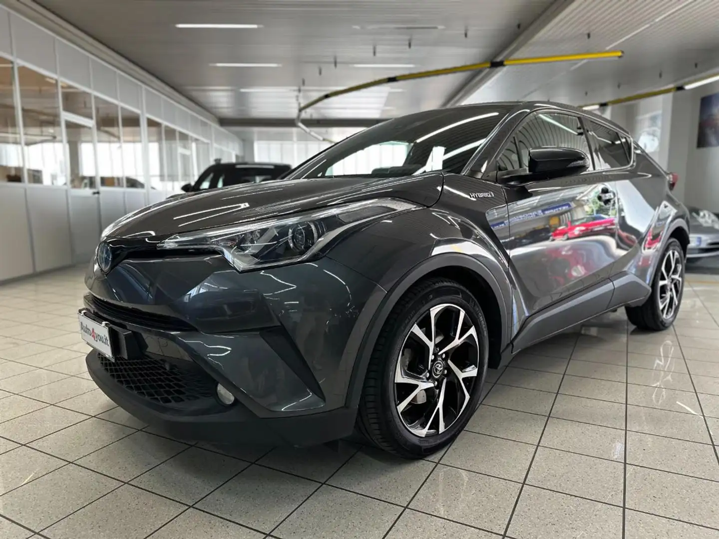 Toyota C-HR 1.8 Hybrid E-CVT Style Grigio - 2