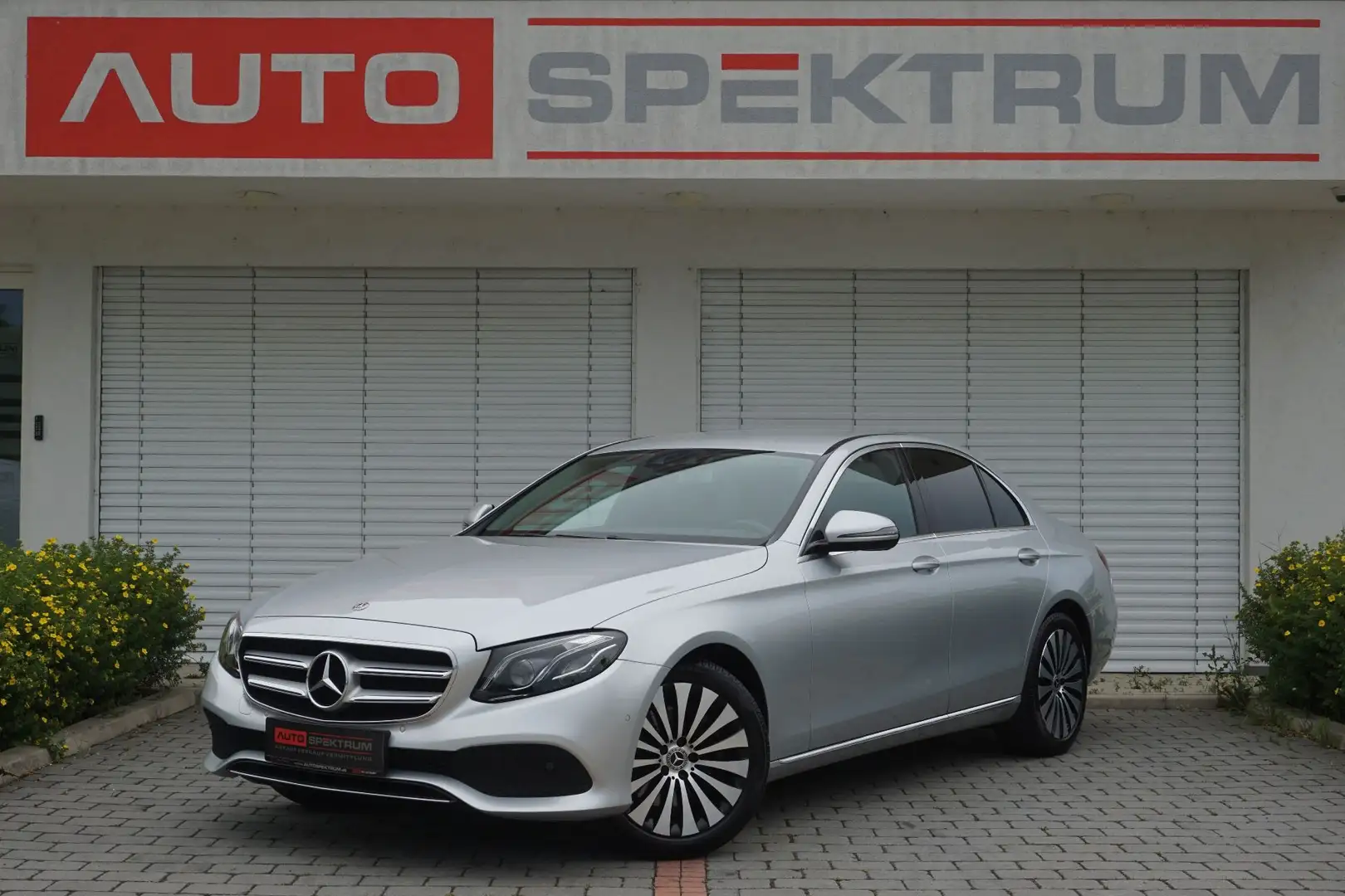 Mercedes-Benz E 200 d Avantgarde Aut | € 197 mtl | Widescreen | COMAN Silber - 1