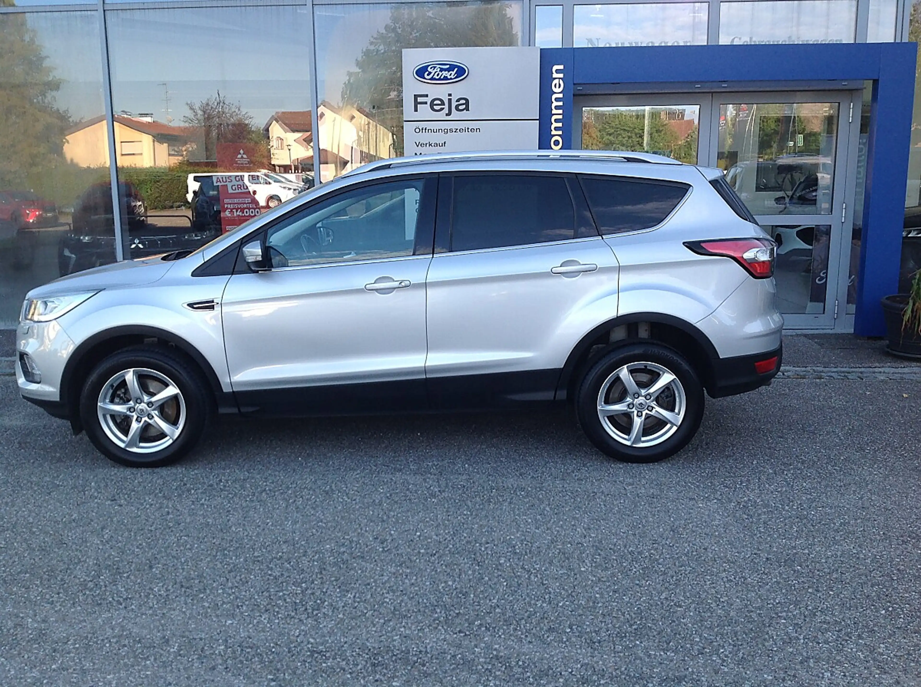 Ford Kuga 1,5 TDCi Trend Start/Stop — photo 2