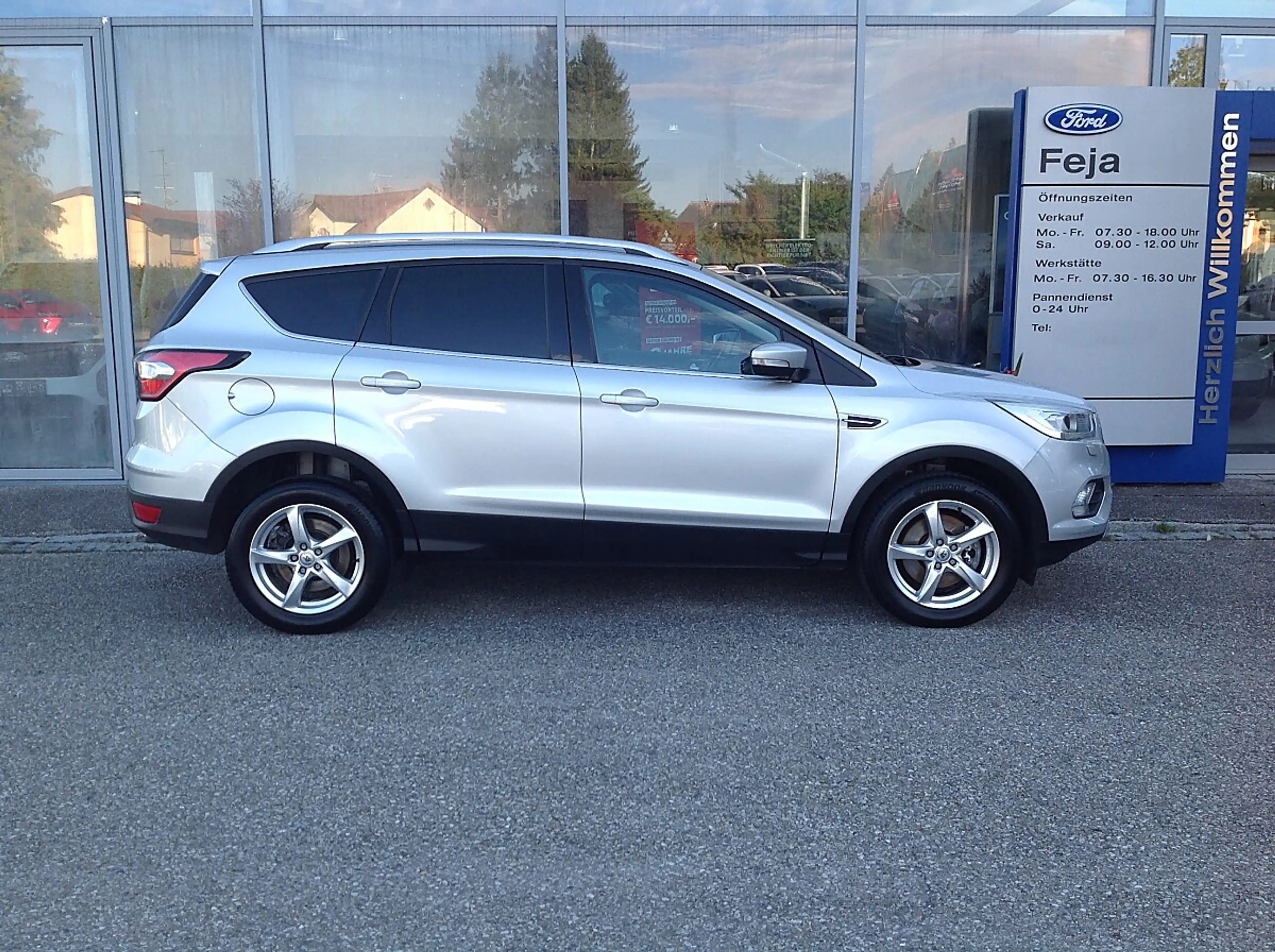 Ford Kuga 1,5 TDCi Trend Start/Stop — photo 13