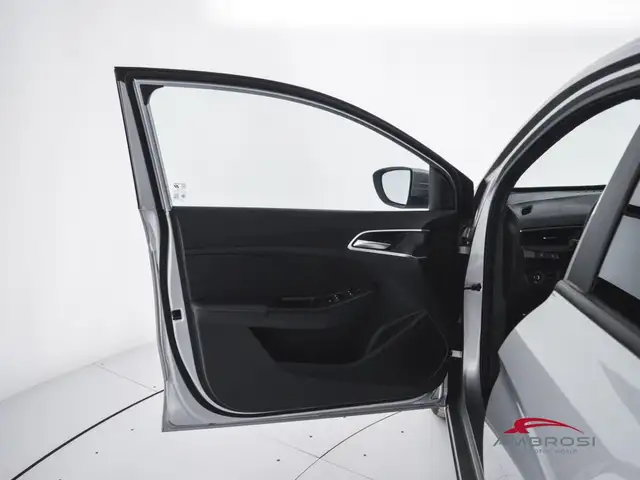 MG ZS view 14