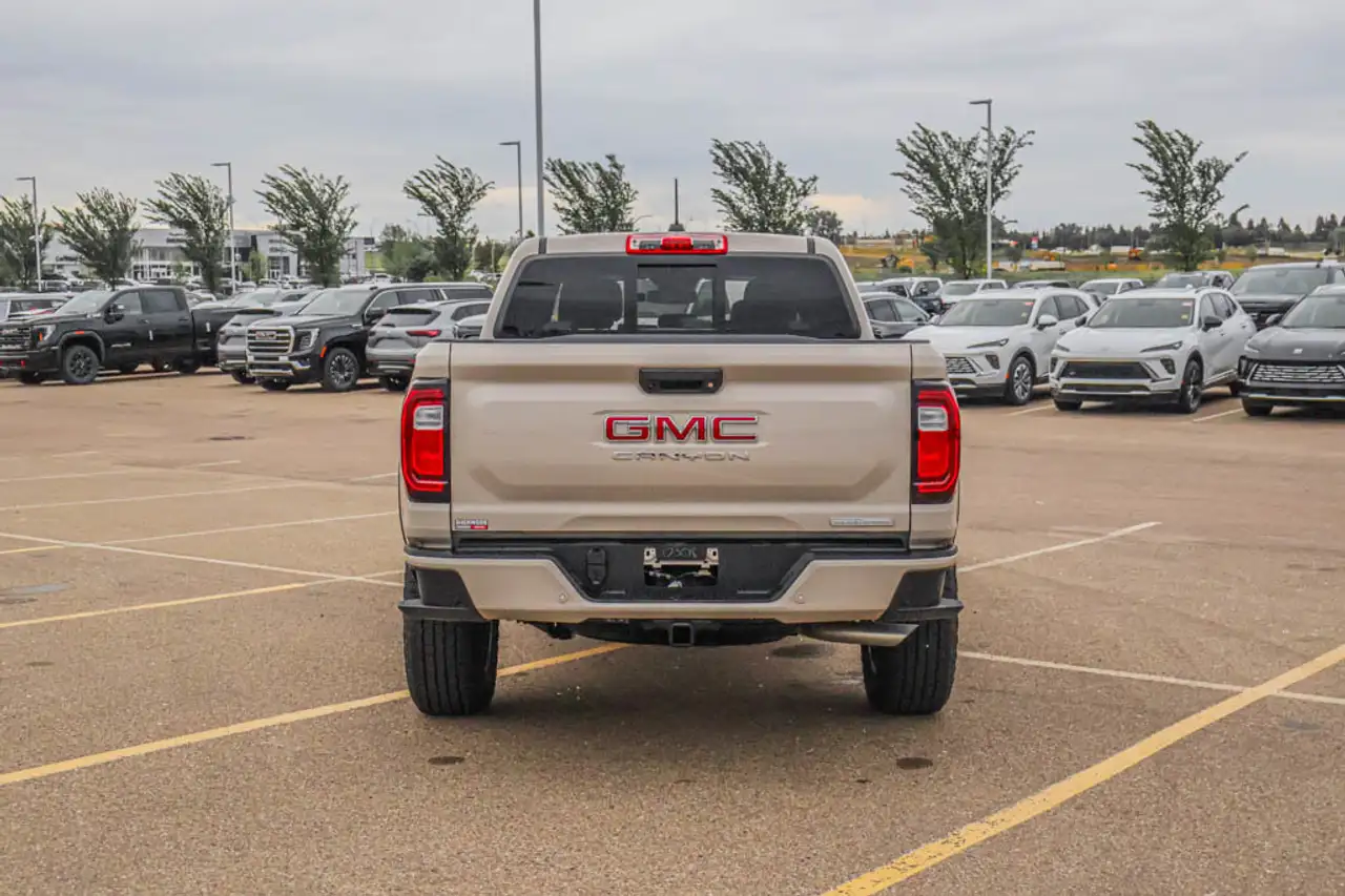 GMC Canyon снимка GMC Canyon