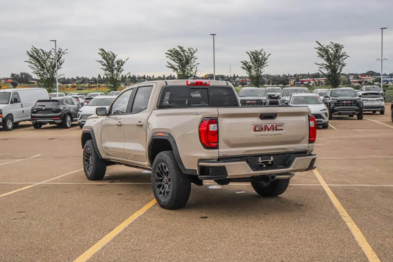 GMC Canyon снимка GMC Canyon