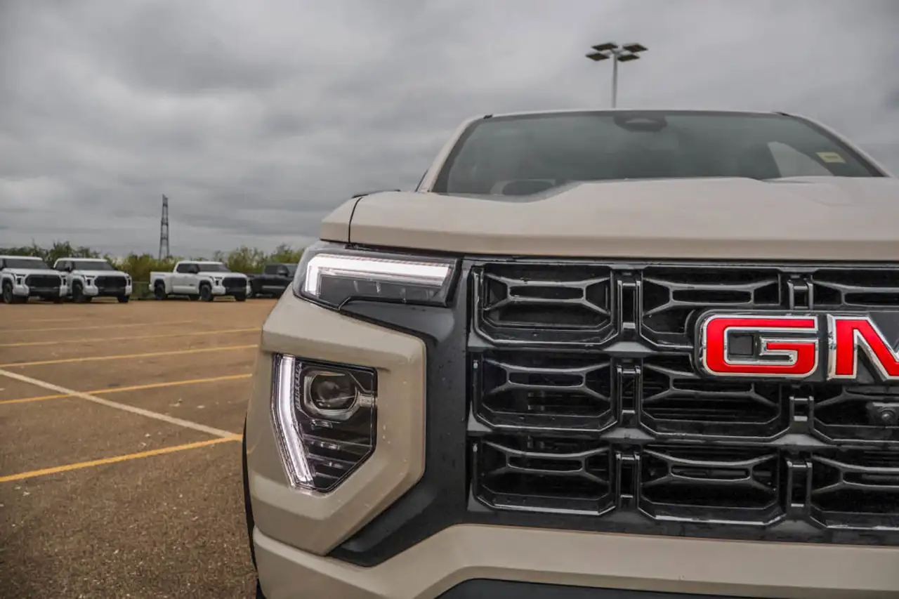 GMC Canyon снимка GMC Canyon