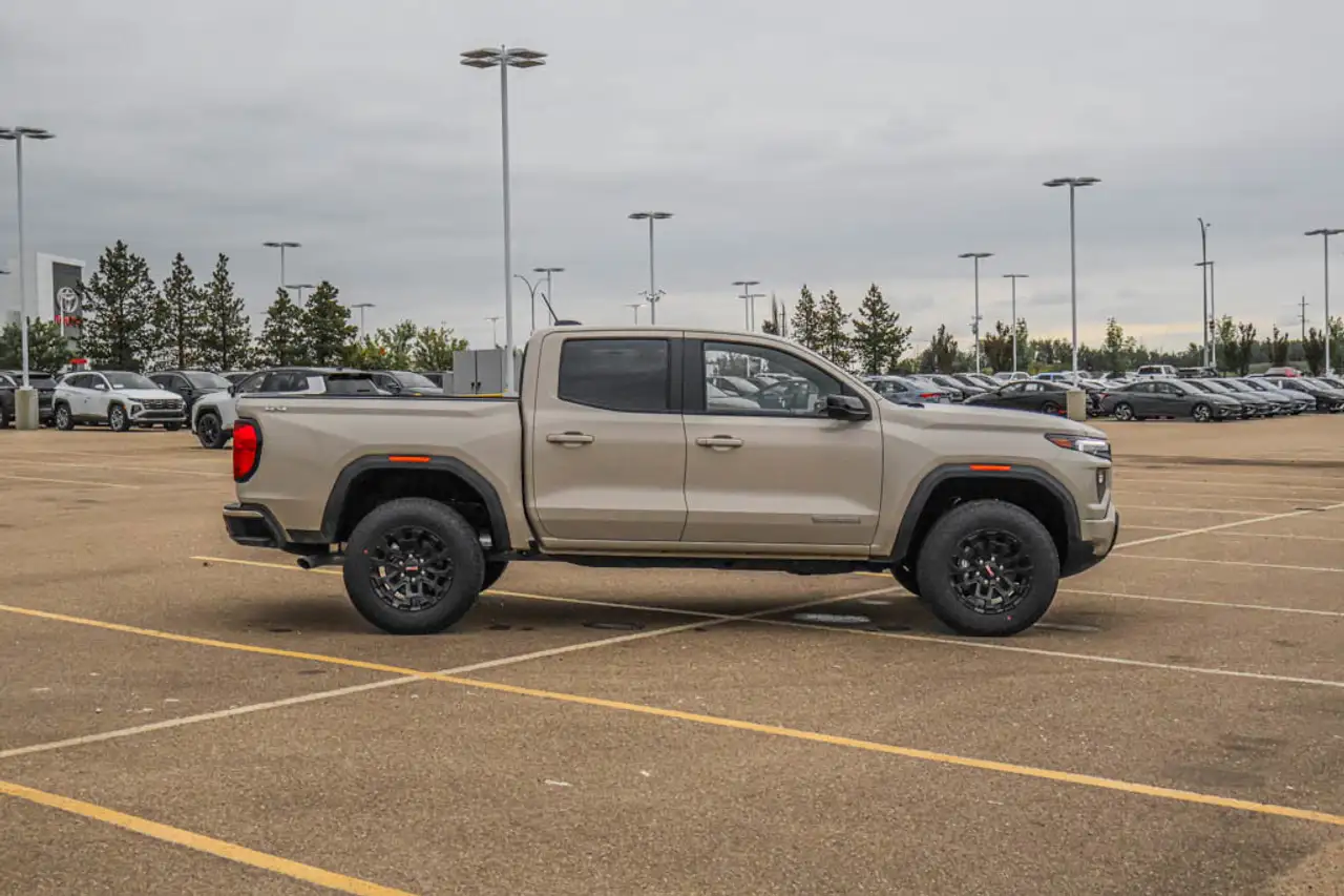 GMC Canyon снимка GMC Canyon