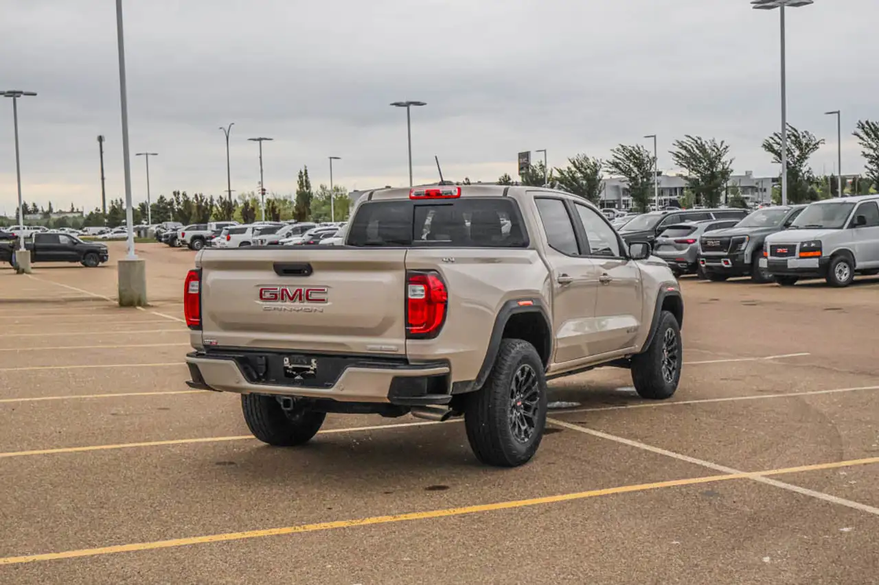 GMC Canyon снимка GMC Canyon