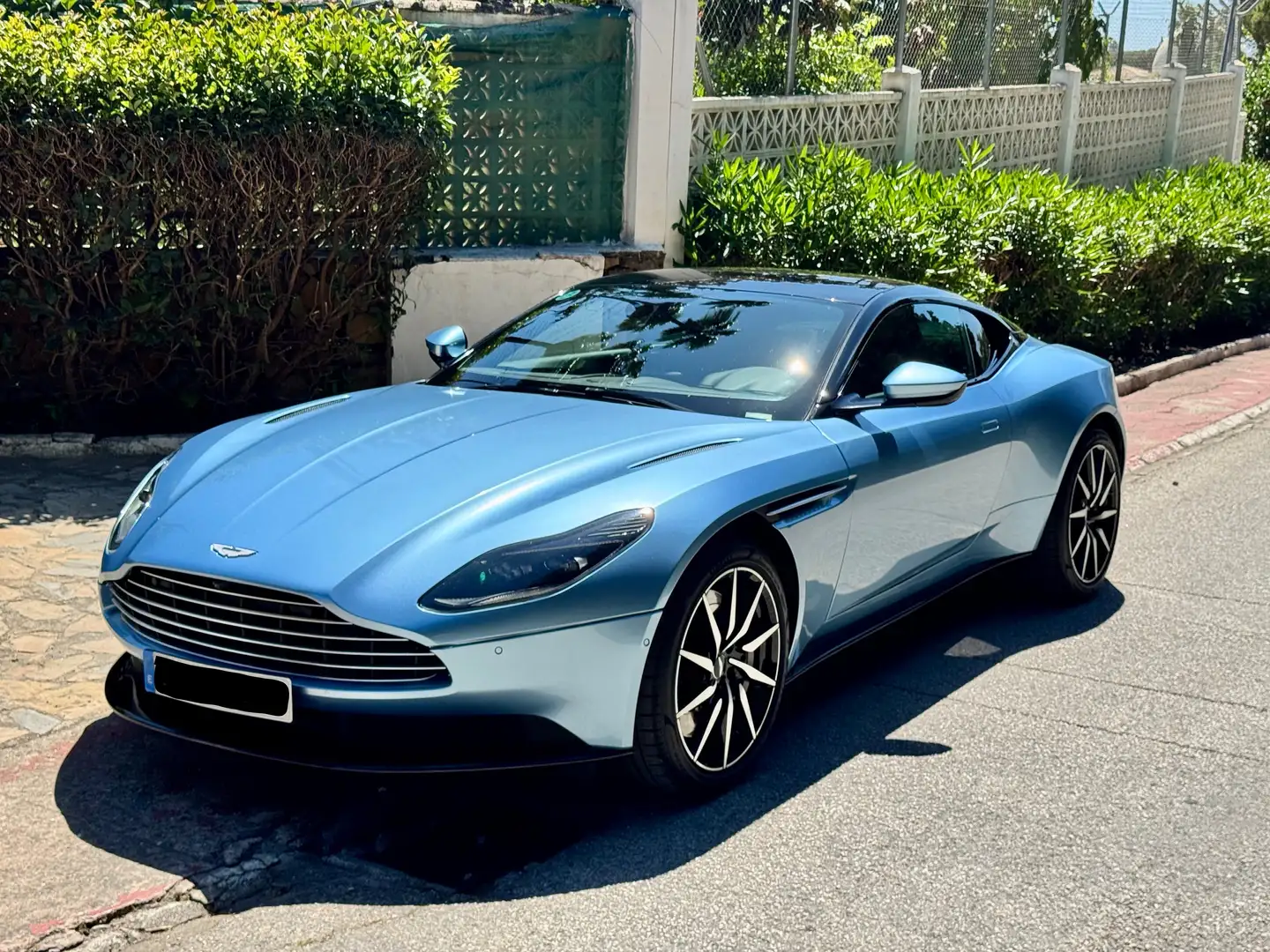 Aston Martin DB11 DB11 4.0 510 Azul - 2