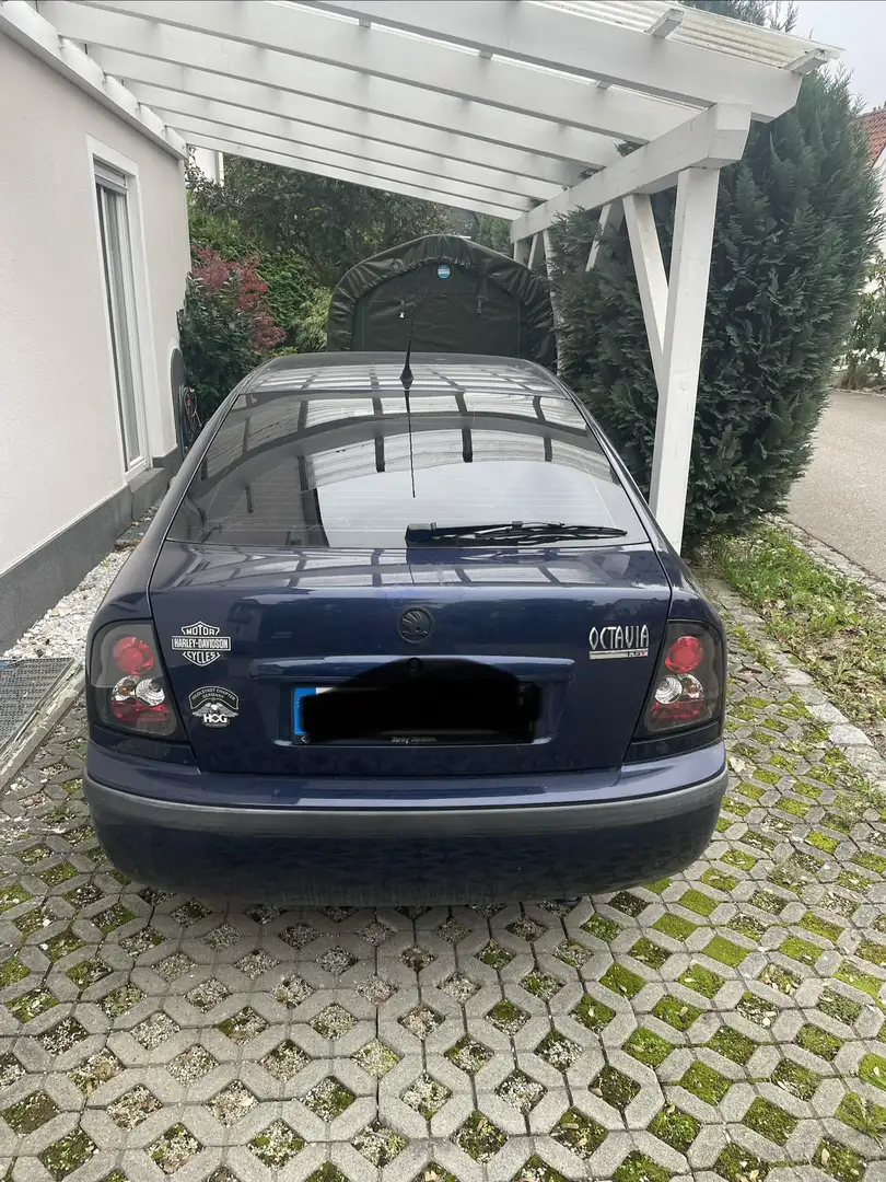 Skoda Octavia 1.6 Family Edition Blau - 2