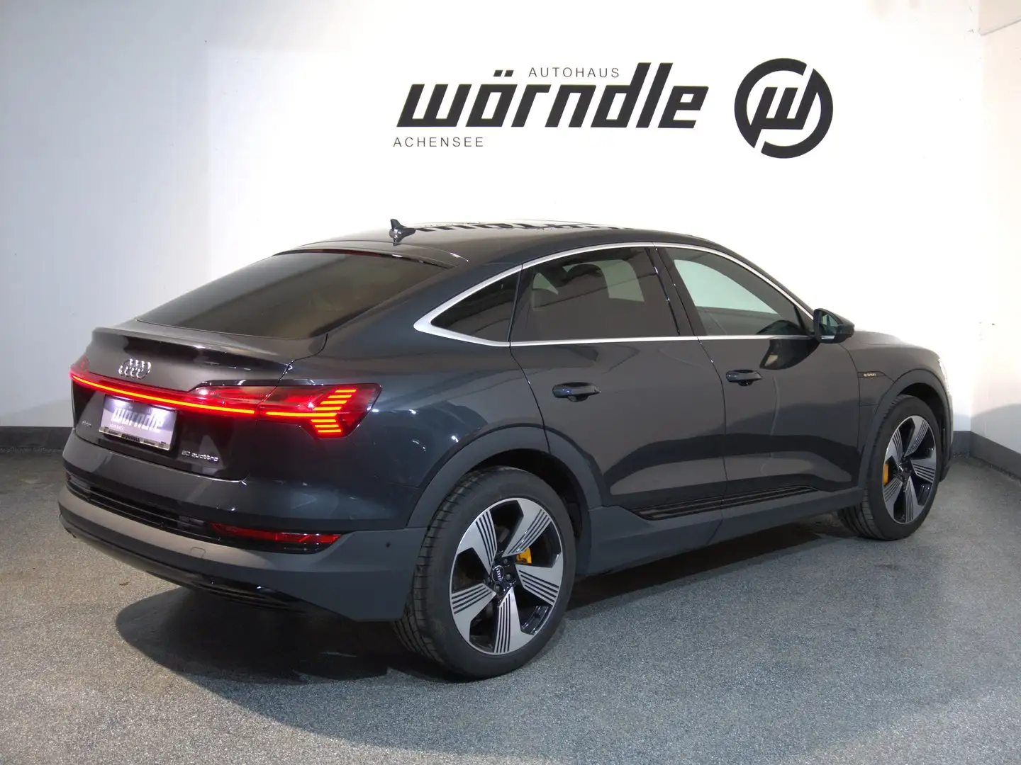 Audi e-tron 50 230 kW Business Grau - 2