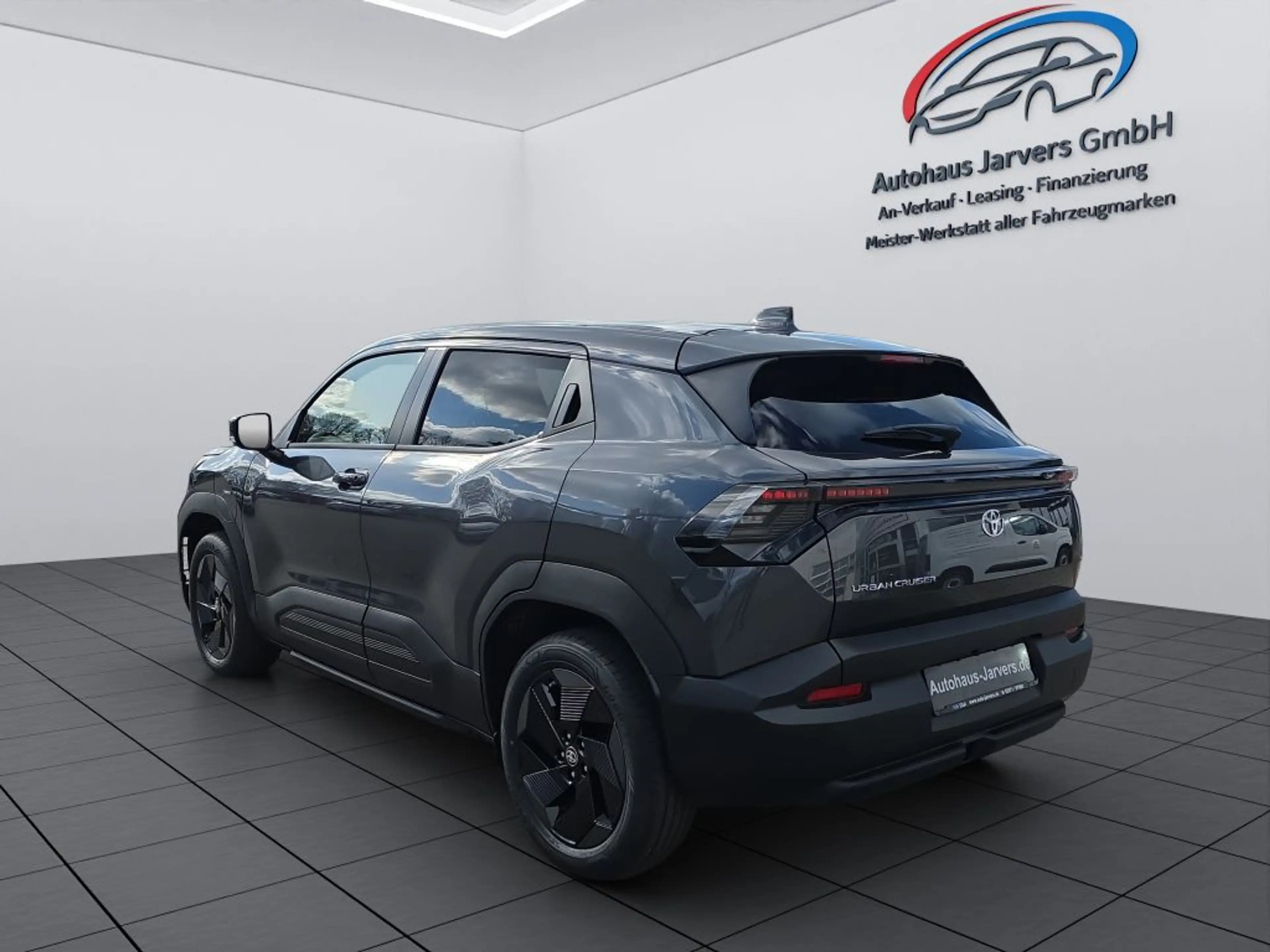 Toyota Urban Cruiser 61kWh Teamplayer — photo 4