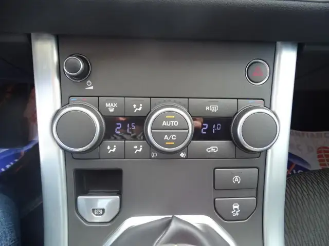 Land Rover Range Rover Evoque view 11