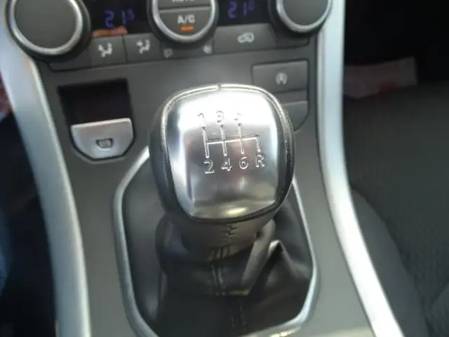 Land Rover Range Rover Evoque view 12