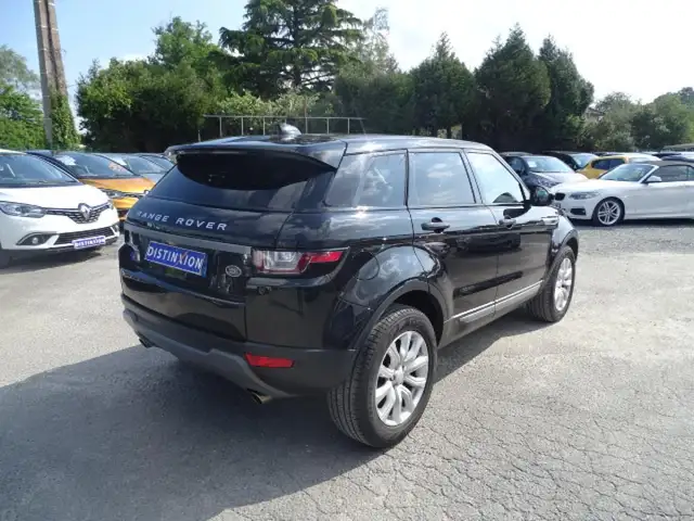 Land Rover Range Rover Evoque view 3