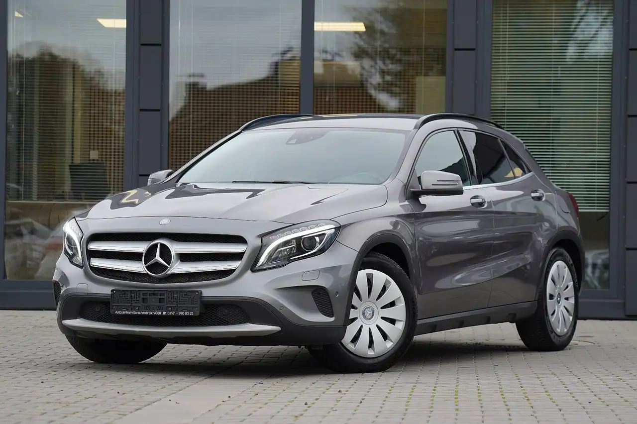 Mercedes-Benz GLA 200