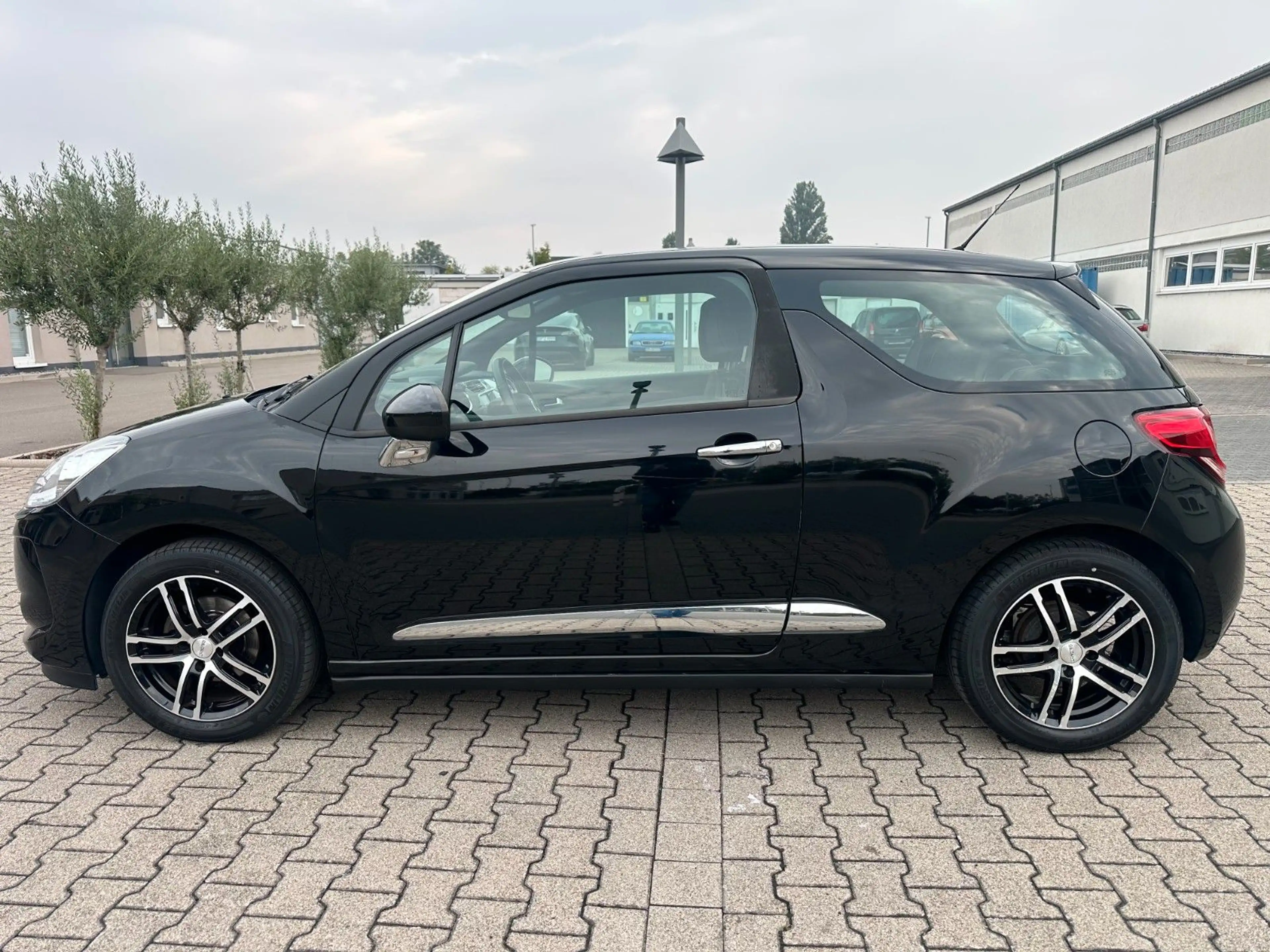 DS Automobiles DS 3 1,2 Ltr-Chic-KLIMA-PDC-8 X BEREIFT — photo 8
