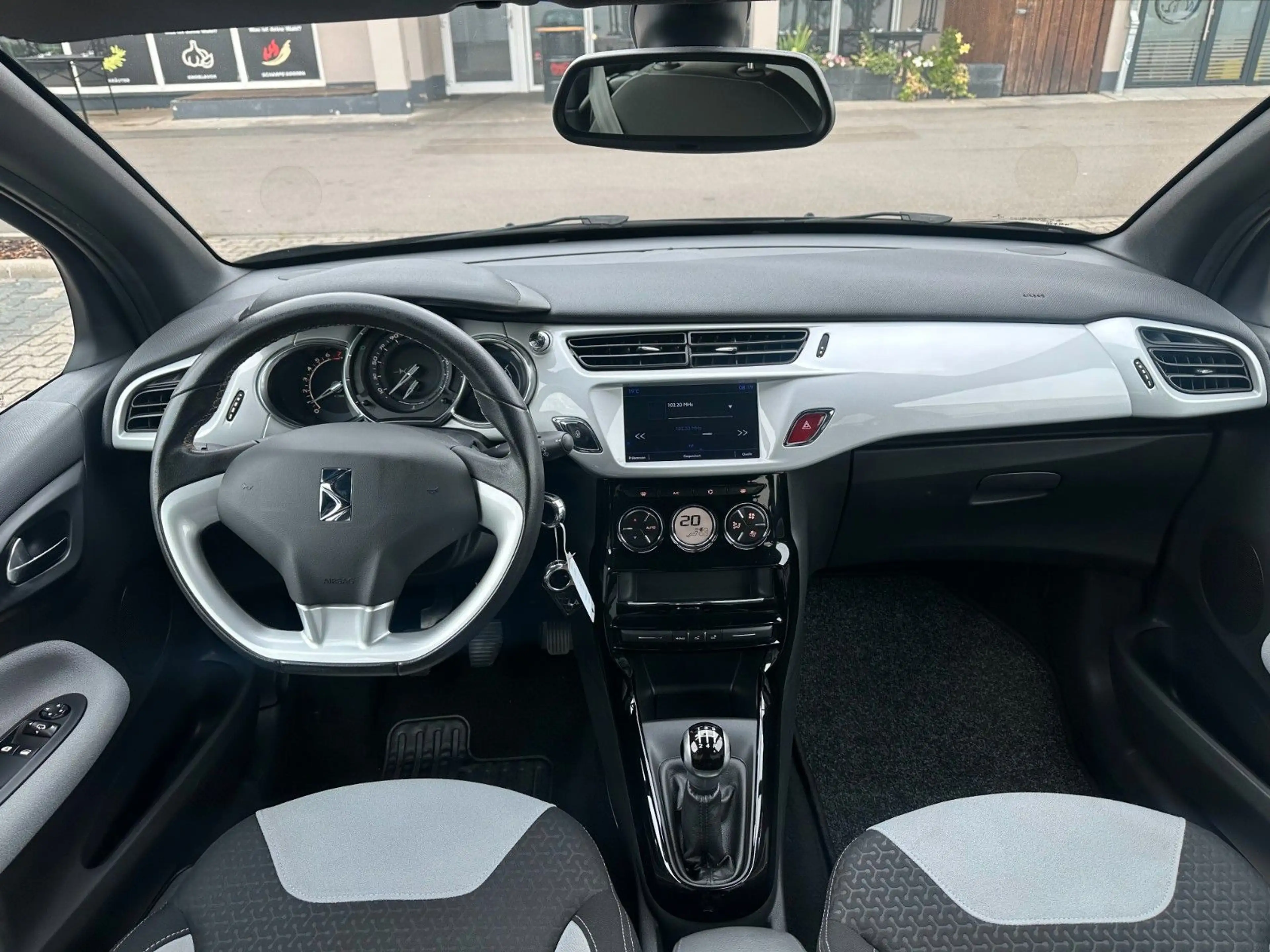 DS Automobiles DS 3 1,2 Ltr-Chic-KLIMA-PDC-8 X BEREIFT — photo 13