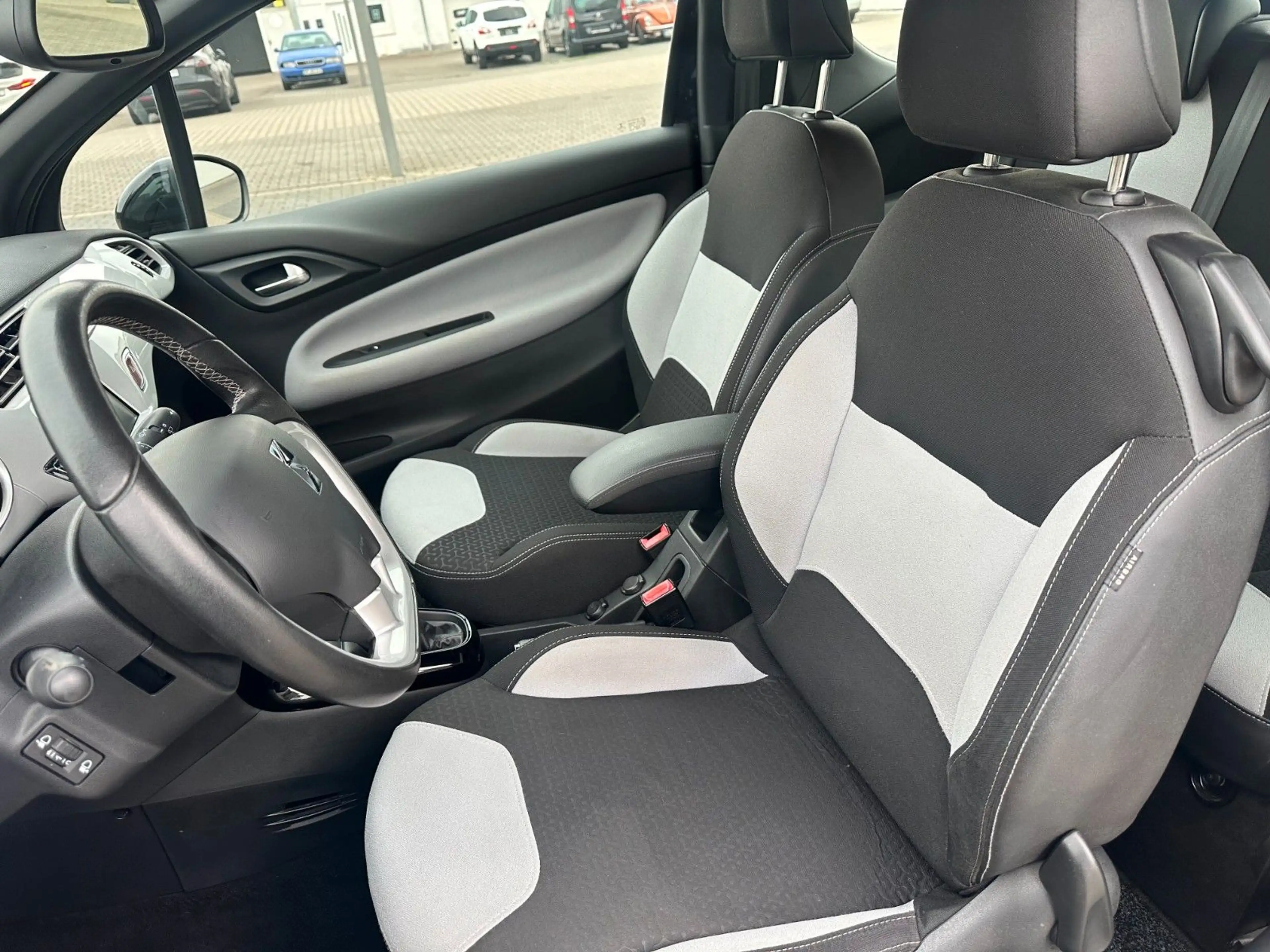 DS Automobiles DS 3 1,2 Ltr-Chic-KLIMA-PDC-8 X BEREIFT — photo 11