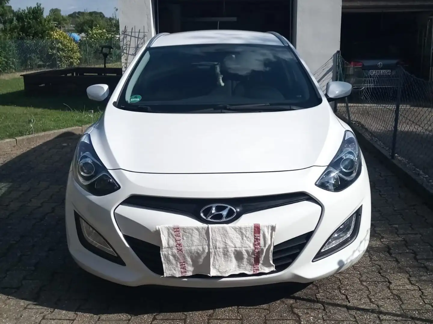 Hyundai i30 i30cw 1.4 Classic Weiß - 1