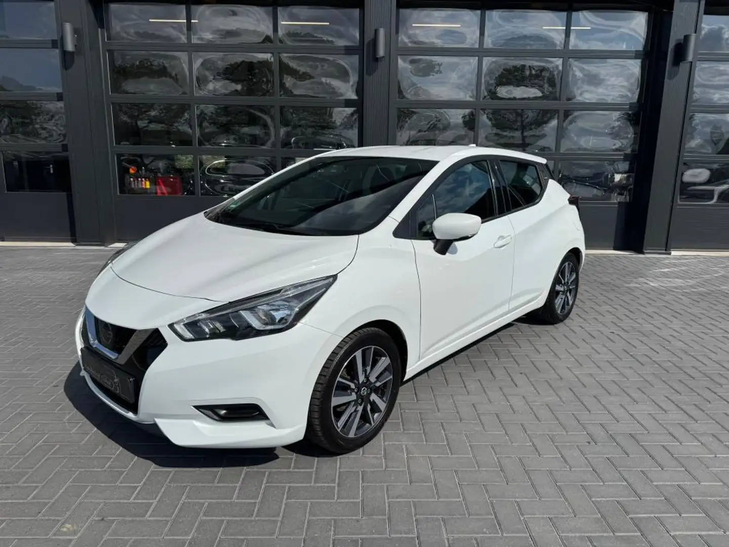 Nissan Micra 0.9 IG-T Airco / Stoelverwarming White - 1