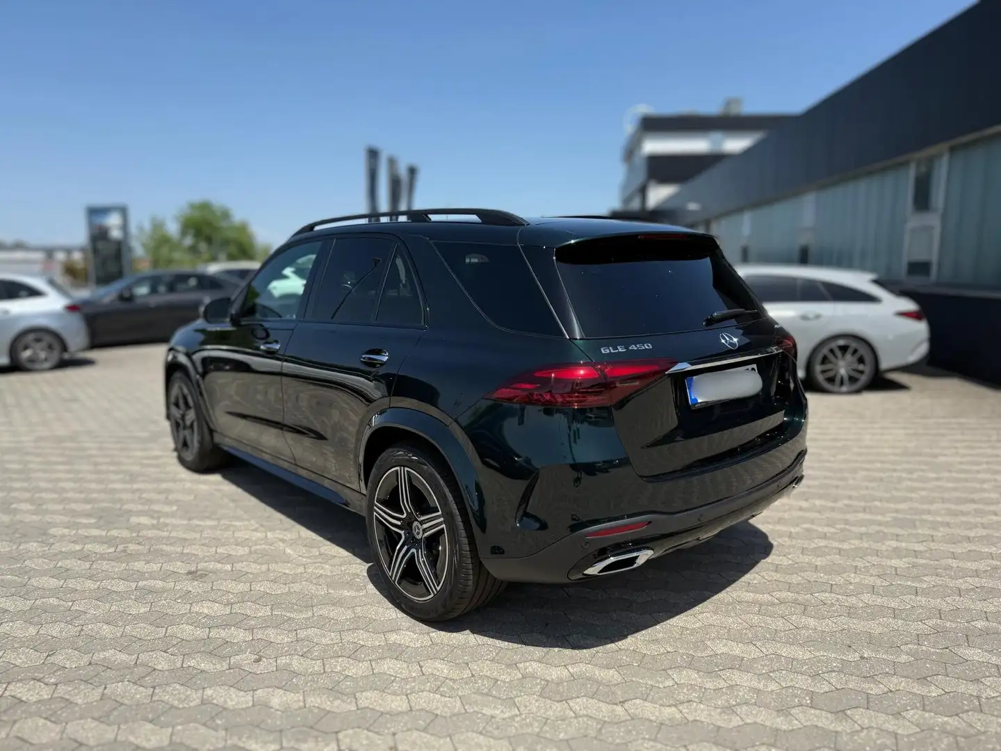 Mercedes-Benz GLE 450 4M AMG Pano/Distr/Tot/AHK/Airmatic/Leder Grün - 2