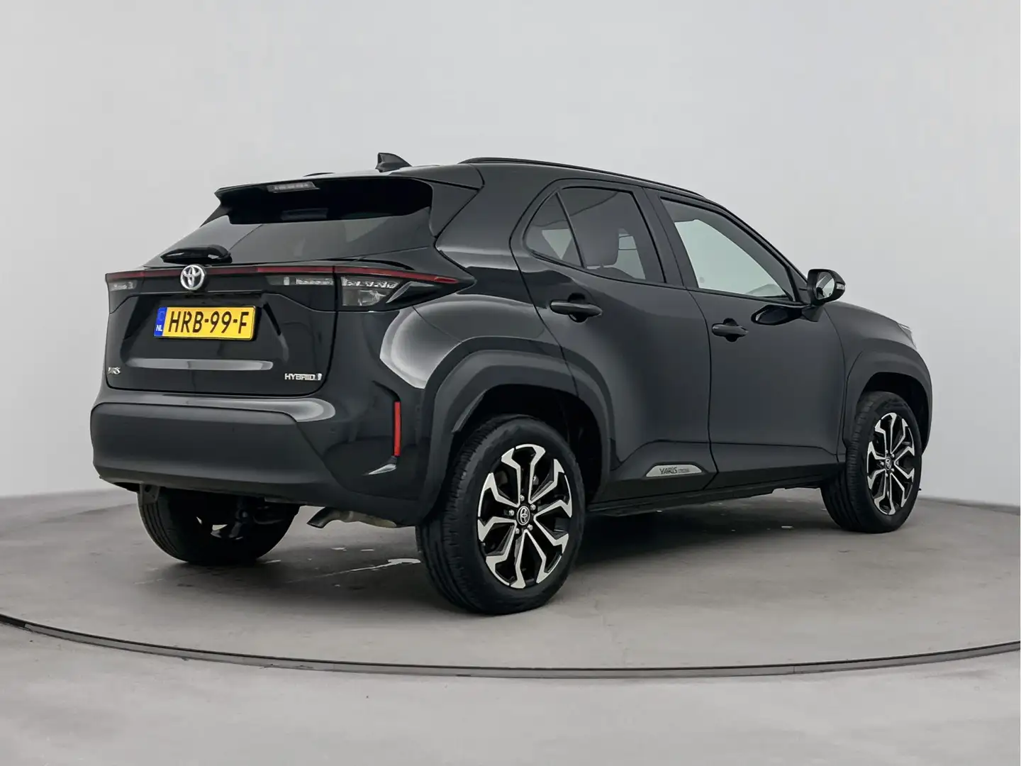 Toyota Yaris Cross 1.5 Hybrid Dynamic Limited Zwart - 2