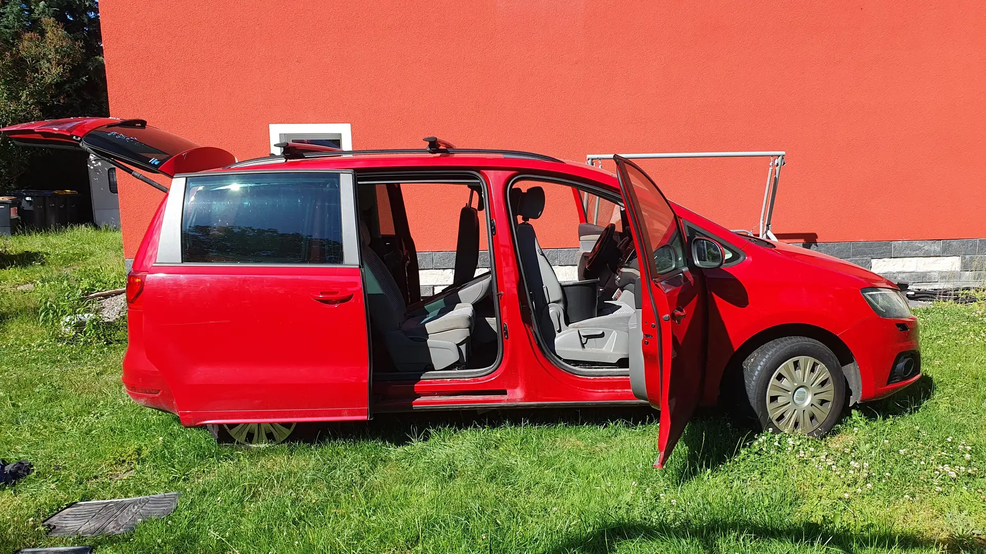 SEAT Alhambra Alhambra Diesel 2.0 TDI (Ecomotive) Start Červená - 2