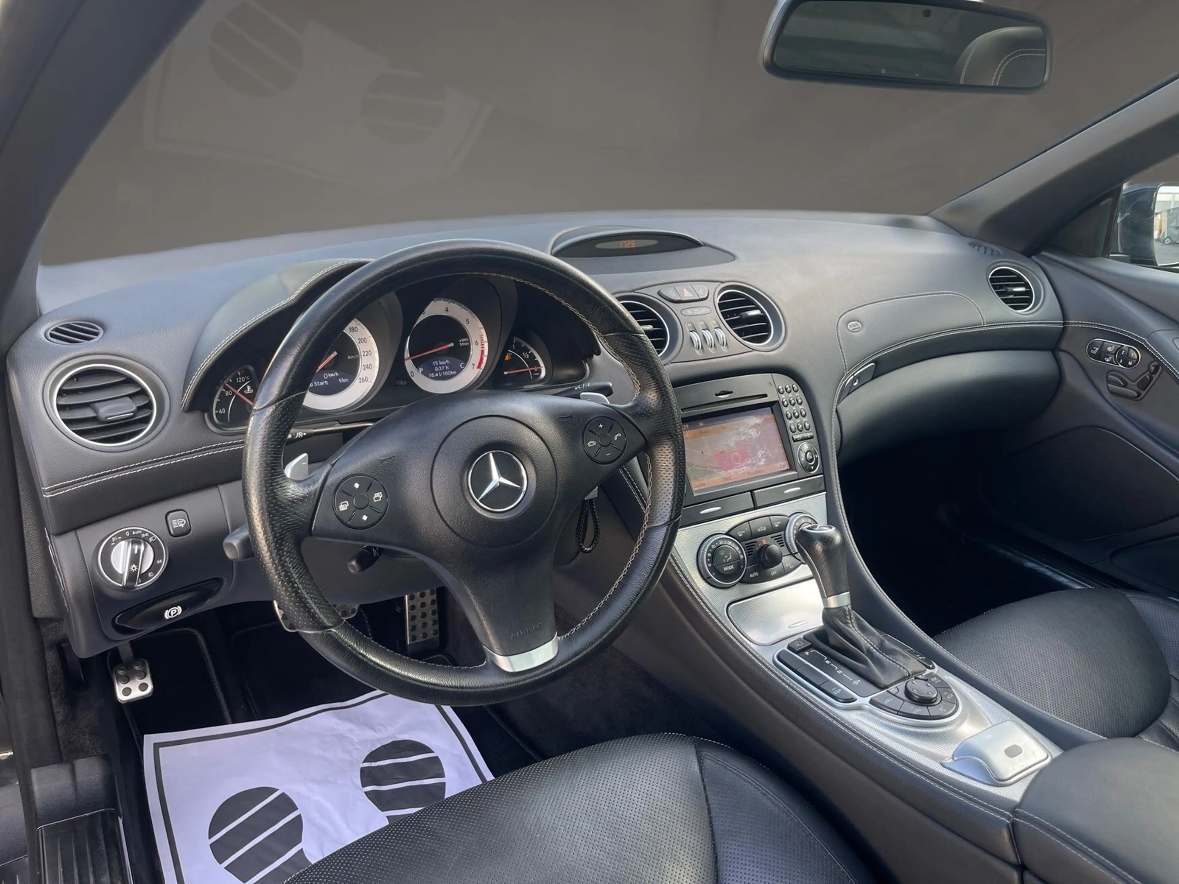 Mercedes-Benz SL 500 Sport-Paket HarmanKardon Navi Sitzheizung — photo 9