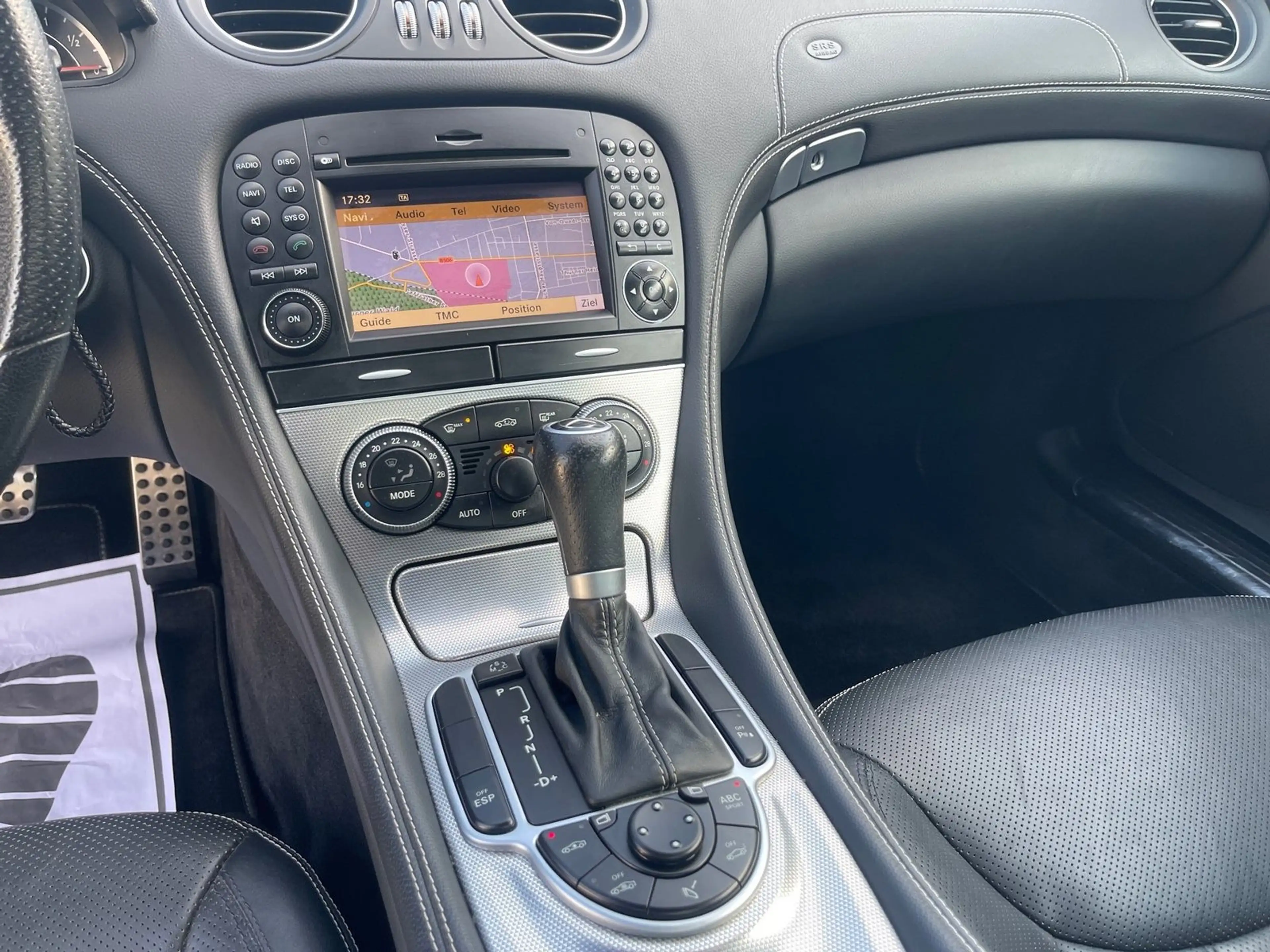 Mercedes-Benz SL 500 Sport-Paket HarmanKardon Navi Sitzheizung — photo 13