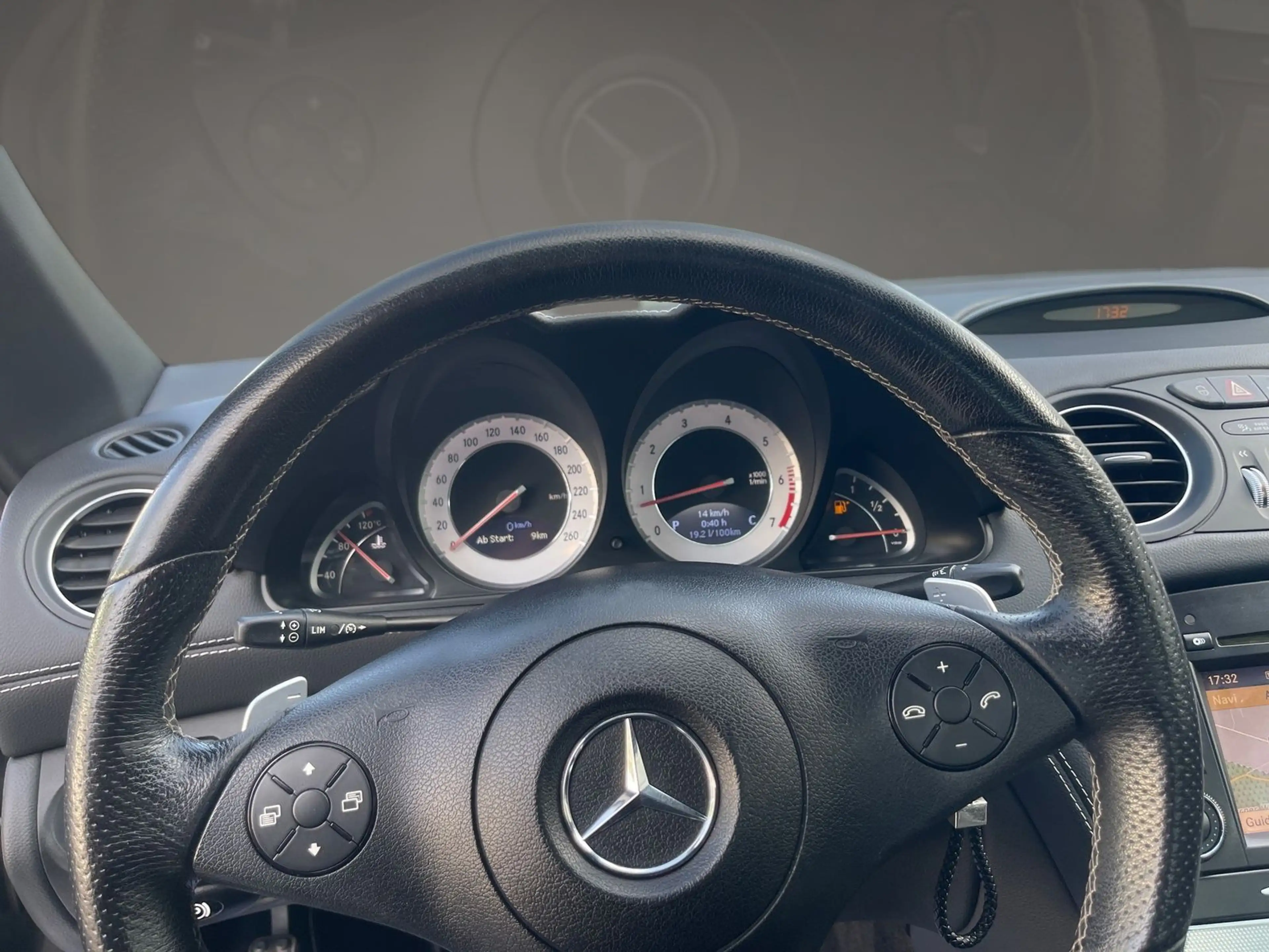 Mercedes-Benz SL 500 Sport-Paket HarmanKardon Navi Sitzheizung — photo 11