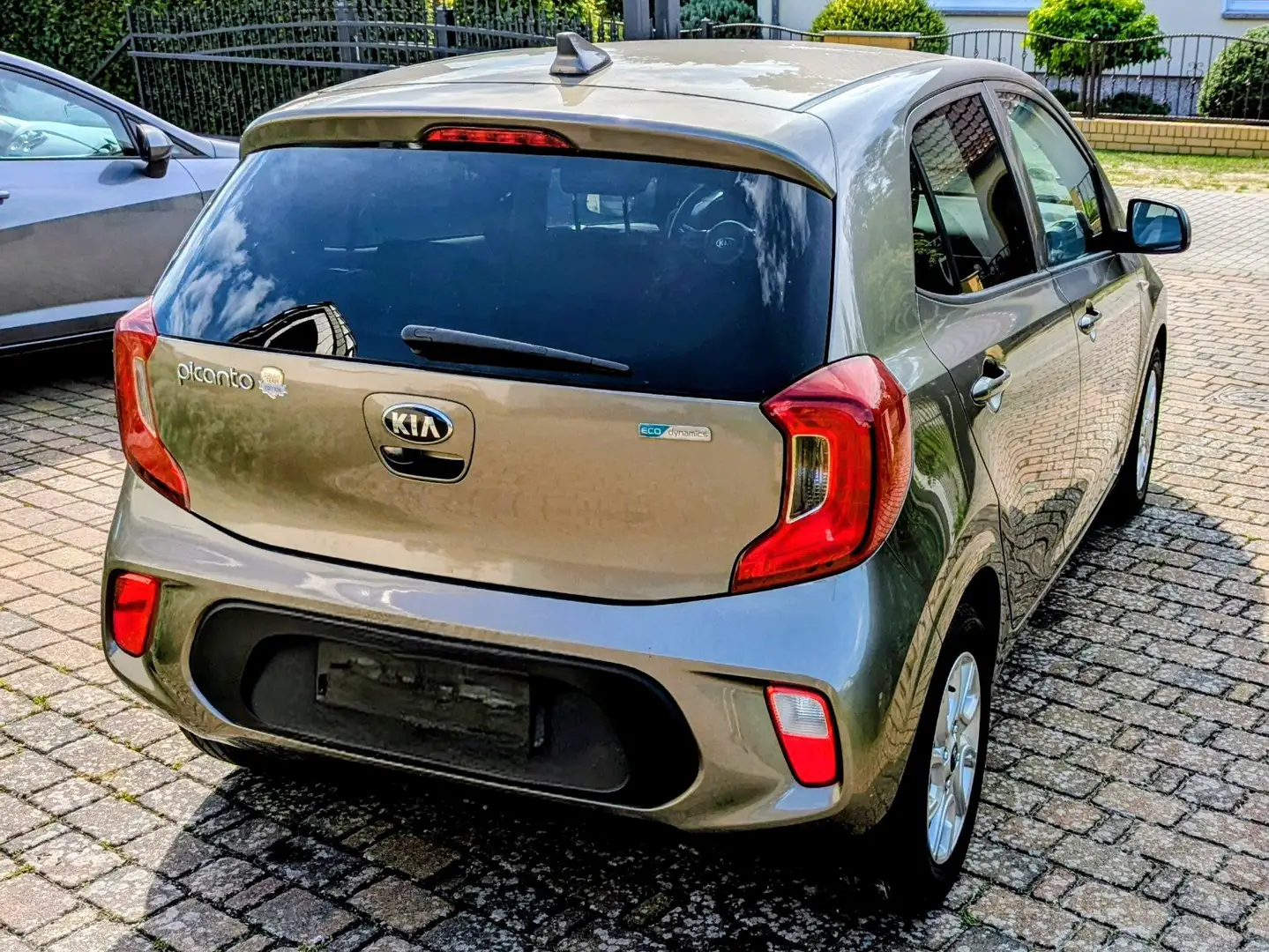 Kia Picanto Picanto 1.0 ISG Dream-Team Edition Grau - 2