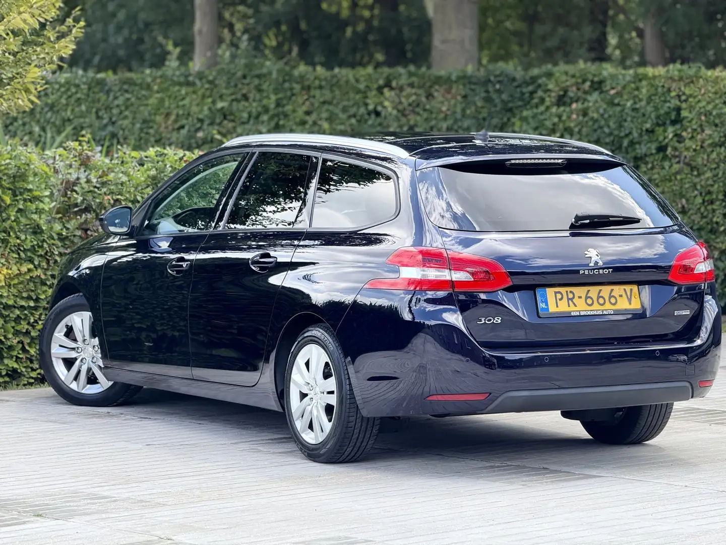 Peugeot 308 1.2 PureT.Blue Lion Pano Navi Netjes Nap Lmv Cruis Blauw - 1