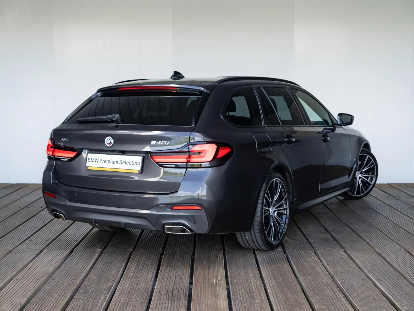 BMW 540 5 Serie Touring 540i xDrive | M Sportpakket | Pano Gris - 2