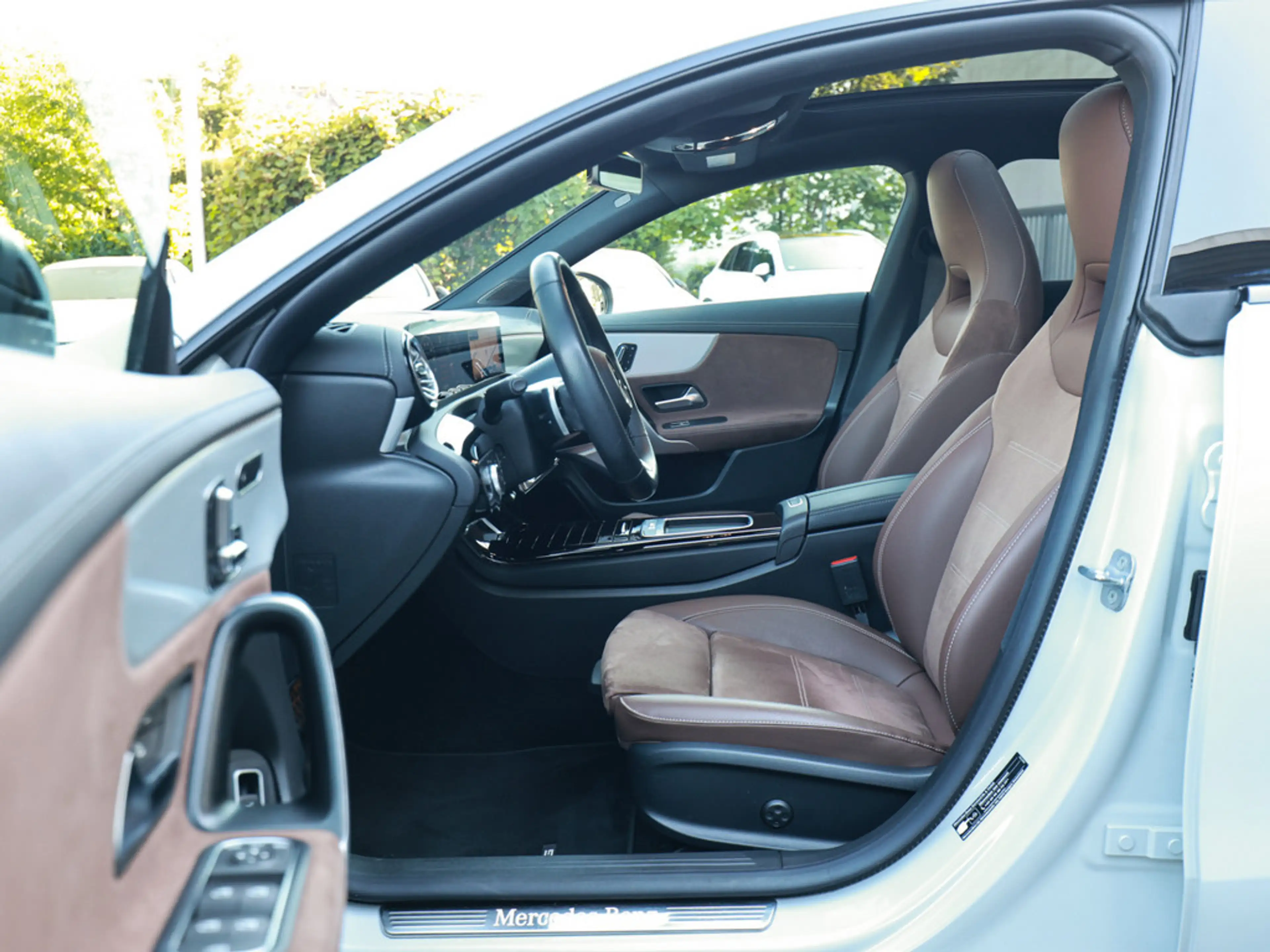 Mercedes-Benz CLA 180 SB AMG Sport Premium+ NIGHT ACC PANO — photo 12