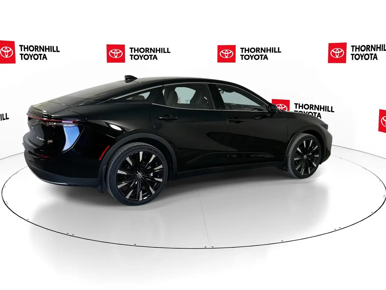 Toyota Crown снимка Toyota Crown