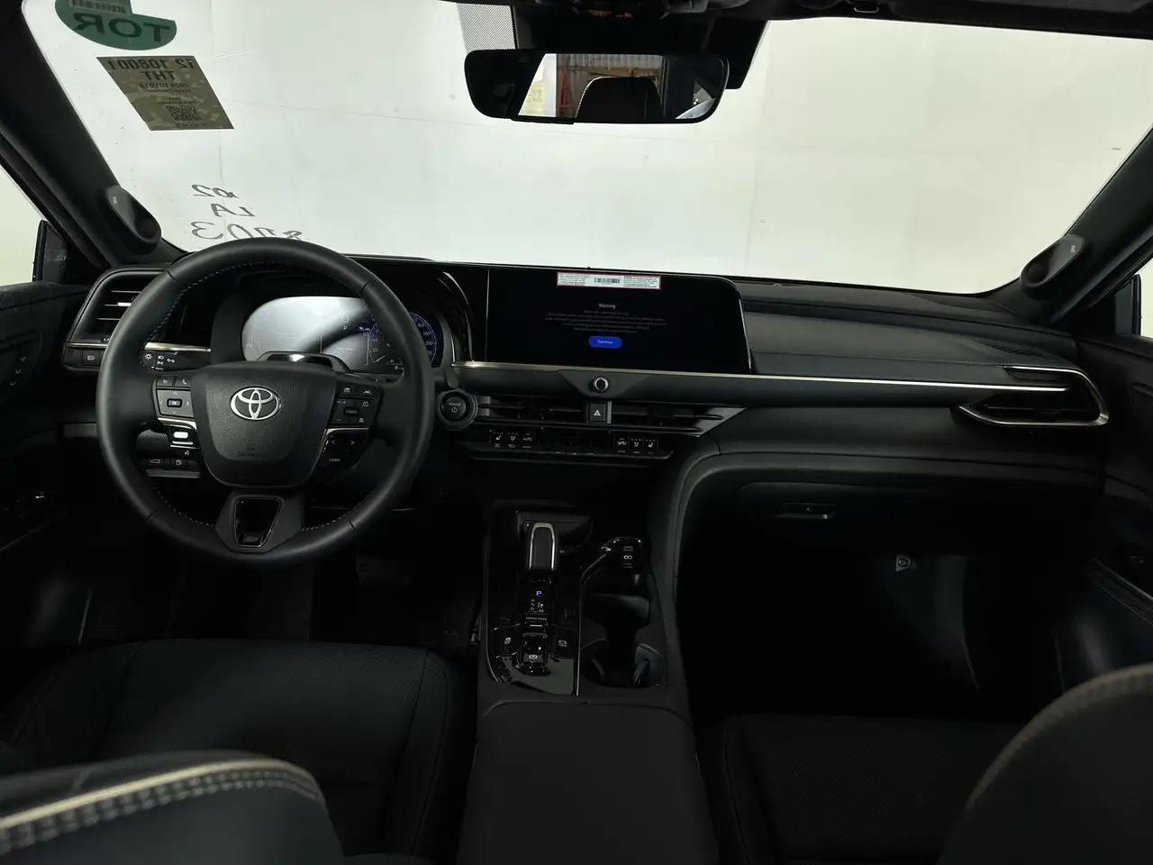 Toyota Crown снимка Toyota Crown