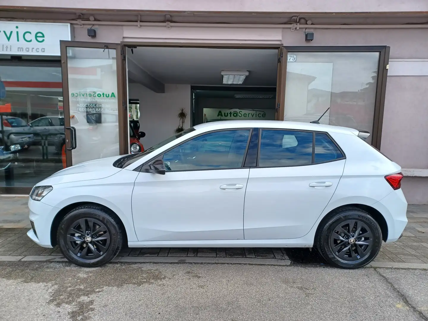 Skoda Fabia Fabia 1.0 mpi evo Young Edition 80cv Bianco - 2
