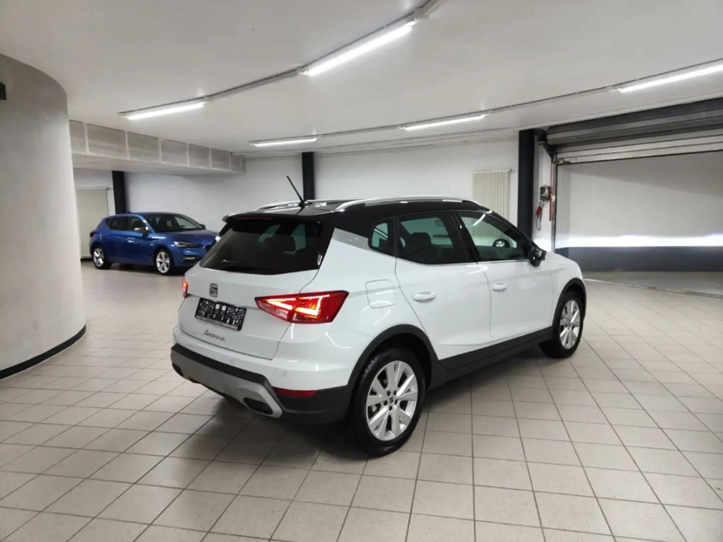 SEAT Arona Xperience 1,0 TSI Navi Digitales Cockpit LED Sperr Weiß - 2