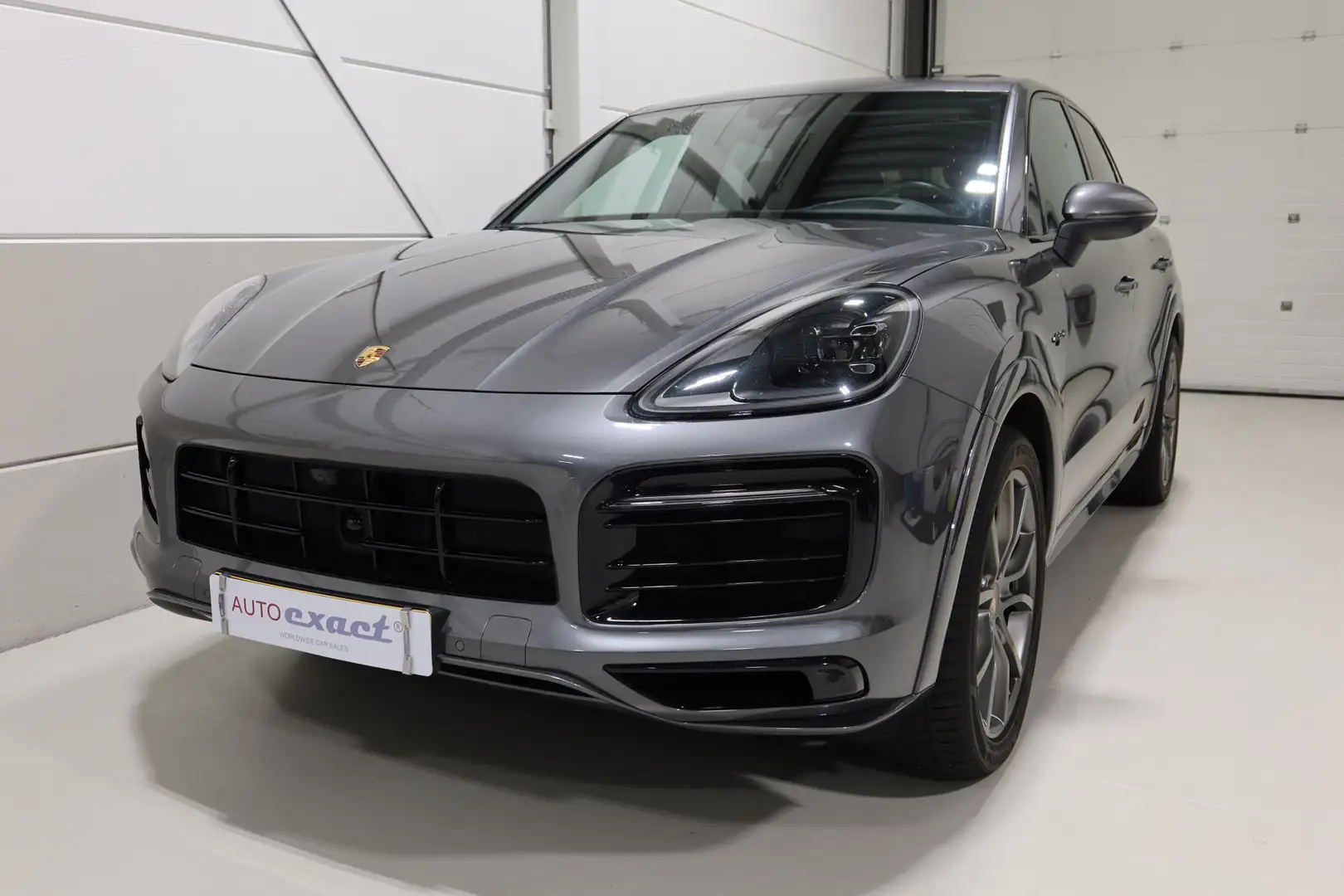 Porsche Cayenne 3.0 E-Hybrid I Sport Chrono I 360 camera I eerste Grijs - 2